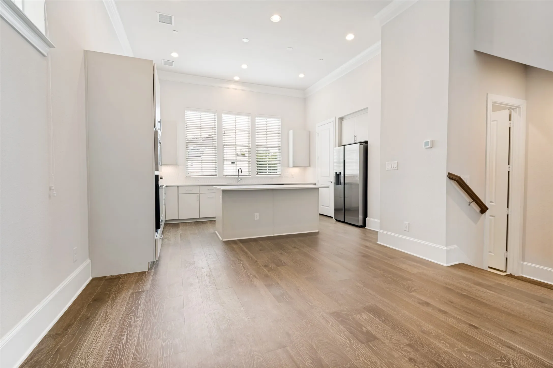 Townhouse For Rent in Dallas County , 4666 New Water Lane, Dallas, Texas 75219, 3 Bedroom, 4 Bathroom, 2 Garage spaces, 1,989 Sqft, built in 2021, mls#21265840, Real Estate Agent in Dallas, Homes For Rent in Dallas county, Homes For Rent in Dallas, Realtor in Dallas Texas, Real Estate Brokerage Independent Realty Texas, Luminita Cordes Realtor