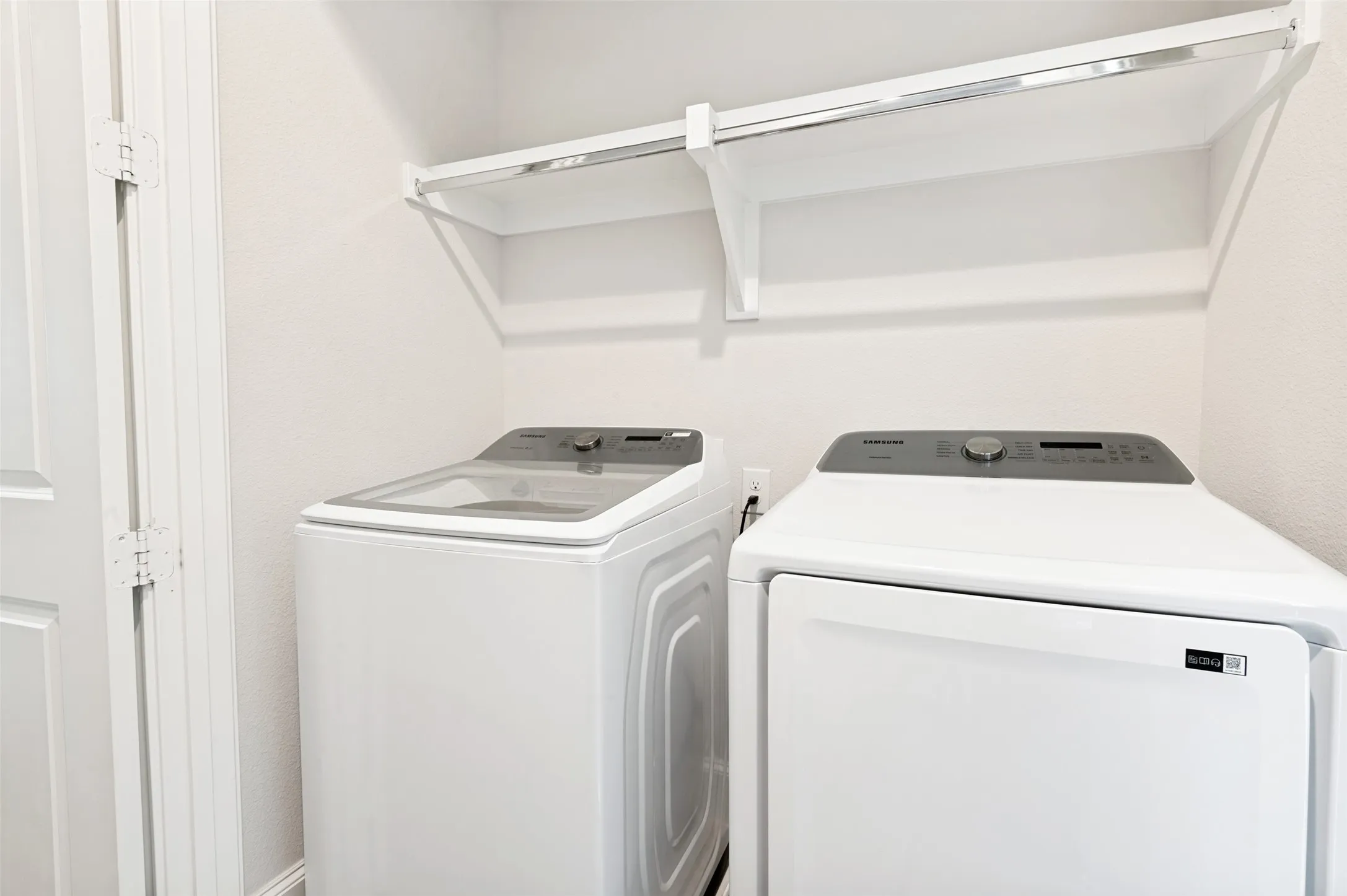 Townhouse For Rent in Dallas County , 4666 New Water Lane, Dallas, Texas 75219, 3 Bedroom, 4 Bathroom, 2 Garage spaces, 1,989 Sqft, built in 2021, mls#21265840, Real Estate Agent in Dallas, Homes For Rent in Dallas county, Homes For Rent in Dallas, Realtor in Dallas Texas, Real Estate Brokerage Independent Realty Texas, Luminita Cordes Realtor