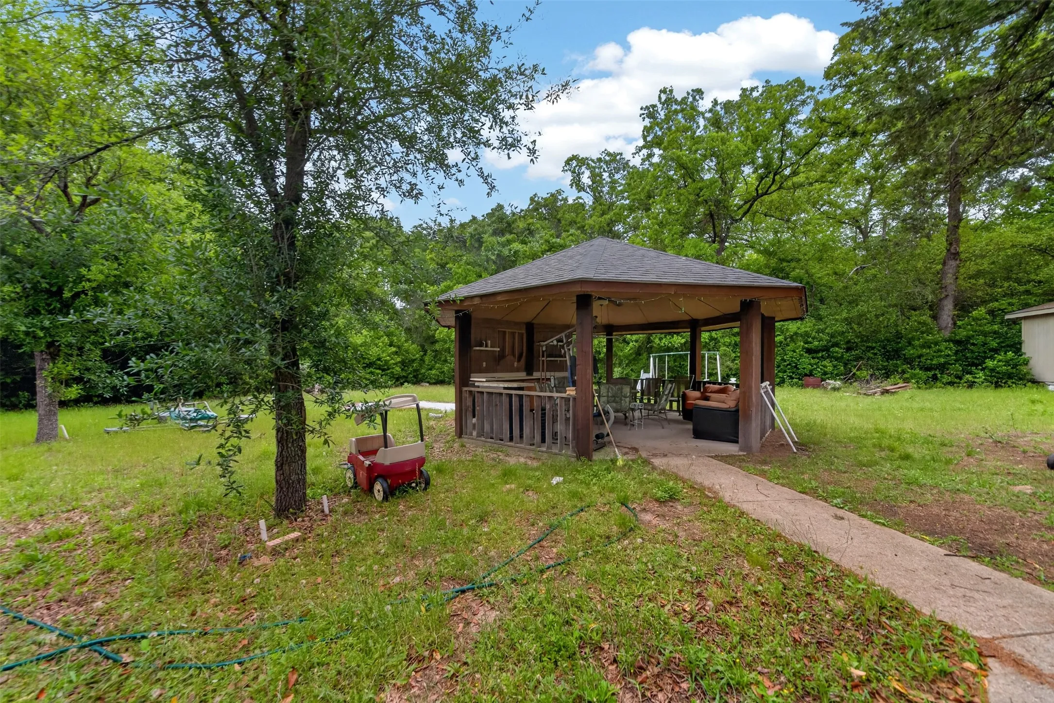 Single Family Residence For Sale in Henderson County , 319 Mc Arthur Street, Athens, Texas 75751, 4 Bedrooms, 2 Bathrooms, 1 Garage spaces, 1,370 Sqft, built in 2013, Price $136,000, mls#21265872, Real Estate Agent in Athens, Homes For Sale in Henderson county, Homes For Sale in Athens, Realtor in Athens Texas, Real Estate Brokerage Independent Realty Texas, Luminita Cordes Realtor