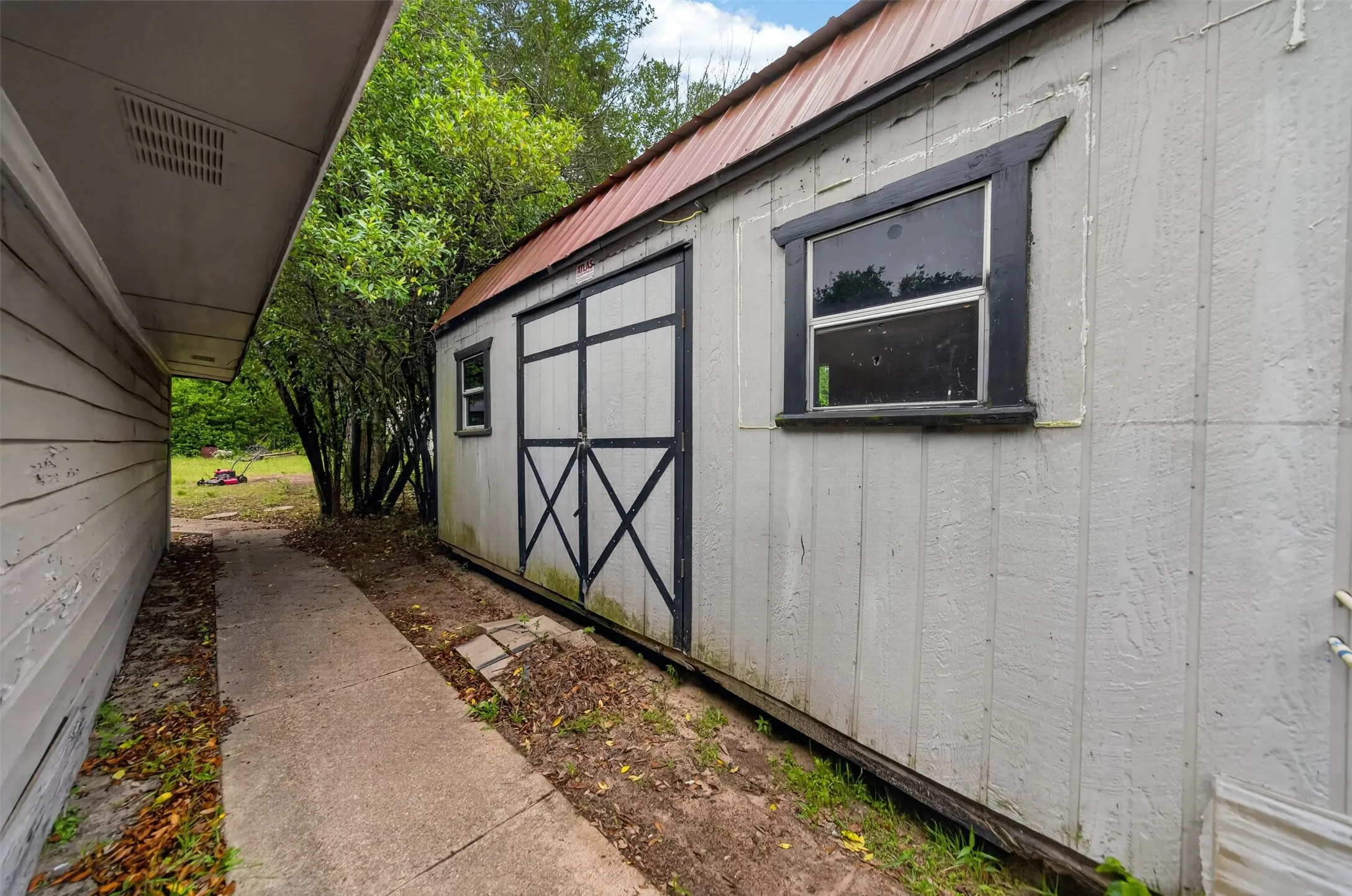 Single Family Residence For Sale in Henderson County , 319 Mc Arthur Street, Athens, Texas 75751, 4 Bedrooms, 2 Bathrooms, 1 Garage spaces, 1,370 Sqft, built in 2013, Price $136,000, mls#21265872, Real Estate Agent in Athens, Homes For Sale in Henderson county, Homes For Sale in Athens, Realtor in Athens Texas, Real Estate Brokerage Independent Realty Texas, Luminita Cordes Realtor