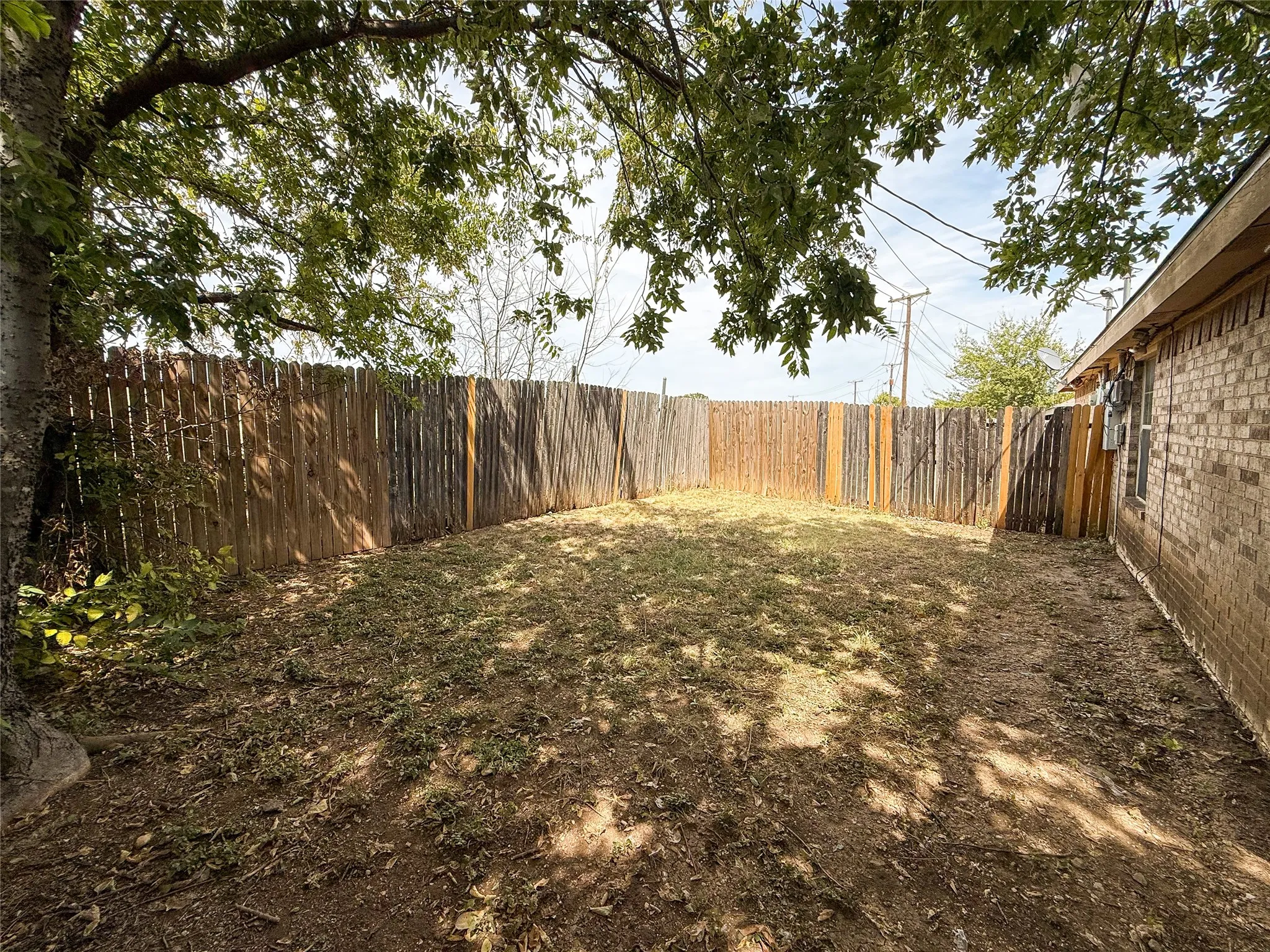 Duplex For Sale in Tarrant County , 1904 San Rafael Street, Fort Worth, Texas 76134, 6 Bedroom, 4 Bathroom, 2 Garage spaces, 0 Sqft, built in 2004, mls#21264776, Real Estate Agent in Fort Worth, Homes For Sale in Tarrant county, Homes For Sale in Fort Worth, Realtor in Fort Worth Texas, Real Estate Brokerage Independent Realty Texas, Luminita Cordes Realtor