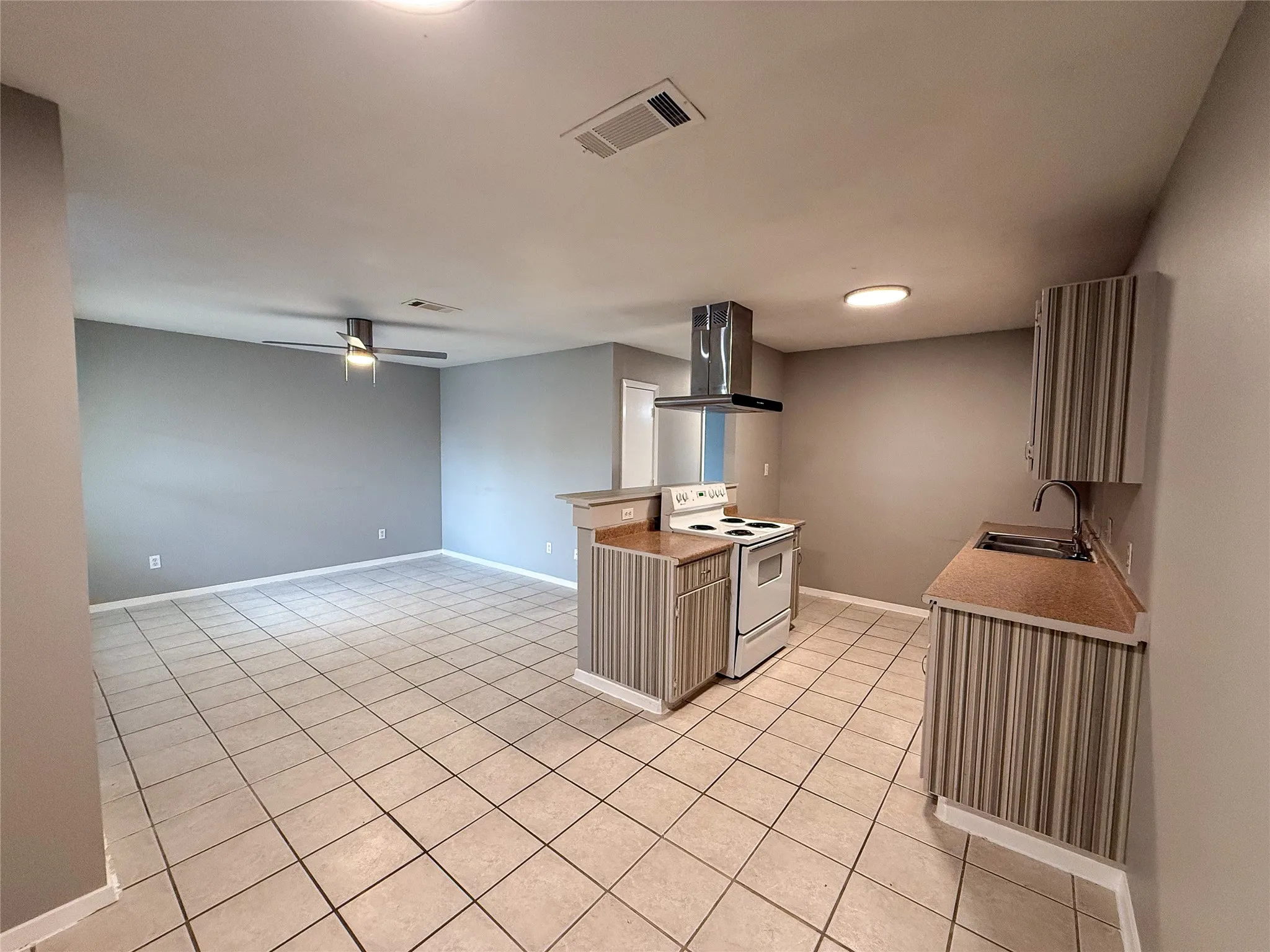 Duplex For Sale in Tarrant County , 1904 San Rafael Street, Fort Worth, Texas 76134, 6 Bedroom, 4 Bathroom, 2 Garage spaces, 0 Sqft, built in 2004, mls#21264776, Real Estate Agent in Fort Worth, Homes For Sale in Tarrant county, Homes For Sale in Fort Worth, Realtor in Fort Worth Texas, Real Estate Brokerage Independent Realty Texas, Luminita Cordes Realtor
