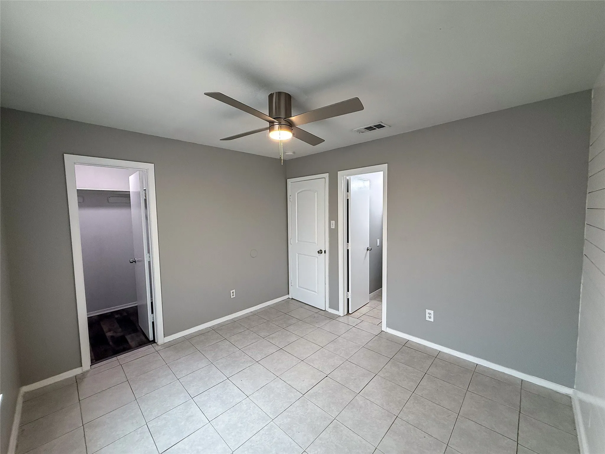 Duplex For Sale in Tarrant County , 1904 San Rafael Street, Fort Worth, Texas 76134, 6 Bedroom, 4 Bathroom, 2 Garage spaces, 0 Sqft, built in 2004, mls#21264776, Real Estate Agent in Fort Worth, Homes For Sale in Tarrant county, Homes For Sale in Fort Worth, Realtor in Fort Worth Texas, Real Estate Brokerage Independent Realty Texas, Luminita Cordes Realtor