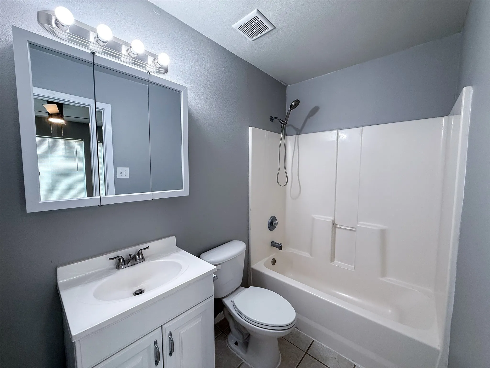Duplex For Sale in Tarrant County , 1904 San Rafael Street, Fort Worth, Texas 76134, 6 Bedroom, 4 Bathroom, 2 Garage spaces, 0 Sqft, built in 2004, mls#21264776, Real Estate Agent in Fort Worth, Homes For Sale in Tarrant county, Homes For Sale in Fort Worth, Realtor in Fort Worth Texas, Real Estate Brokerage Independent Realty Texas, Luminita Cordes Realtor
