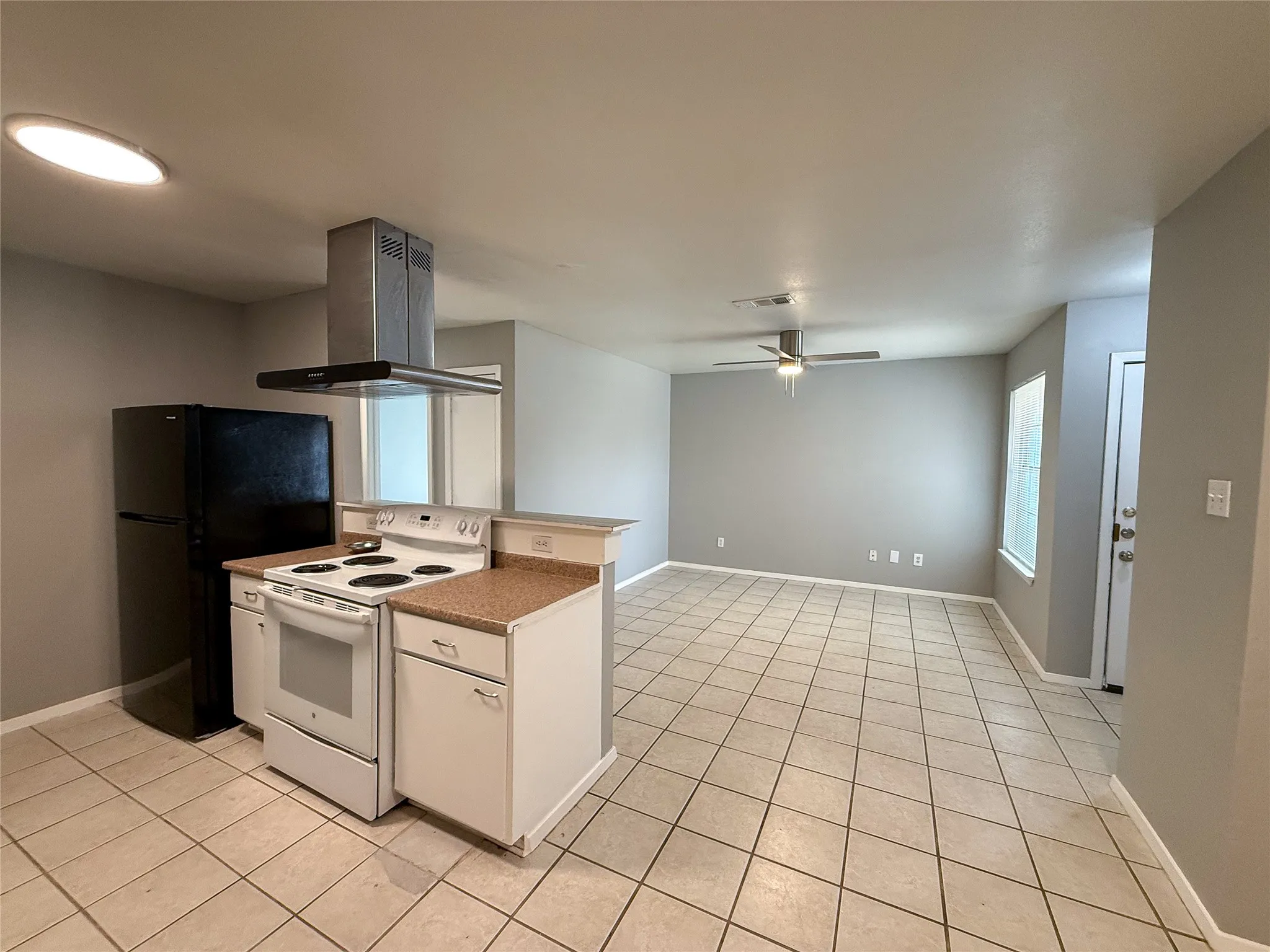Duplex For Sale in Tarrant County , 1904 San Rafael Street, Fort Worth, Texas 76134, 6 Bedroom, 4 Bathroom, 2 Garage spaces, 0 Sqft, built in 2004, mls#21264776, Real Estate Agent in Fort Worth, Homes For Sale in Tarrant county, Homes For Sale in Fort Worth, Realtor in Fort Worth Texas, Real Estate Brokerage Independent Realty Texas, Luminita Cordes Realtor