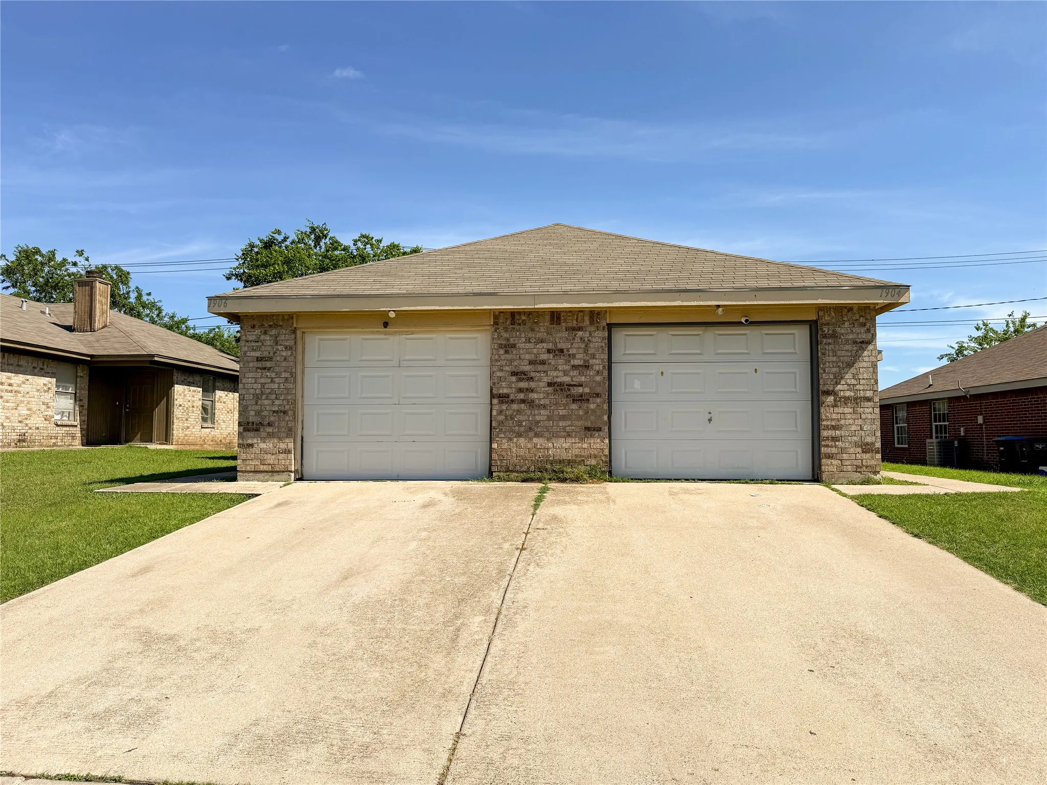 Duplex For Sale in Tarrant County , 1904 San Rafael Street, Fort Worth, Texas 76134, 6 Bedroom, 4 Bathroom, 2 Garage spaces, 0 Sqft, built in 2004, mls#21264776, Real Estate Agent in Fort Worth, Homes For Sale in Tarrant county, Homes For Sale in Fort Worth, Realtor in Fort Worth Texas, Real Estate Brokerage Independent Realty Texas, Luminita Cordes Realtor