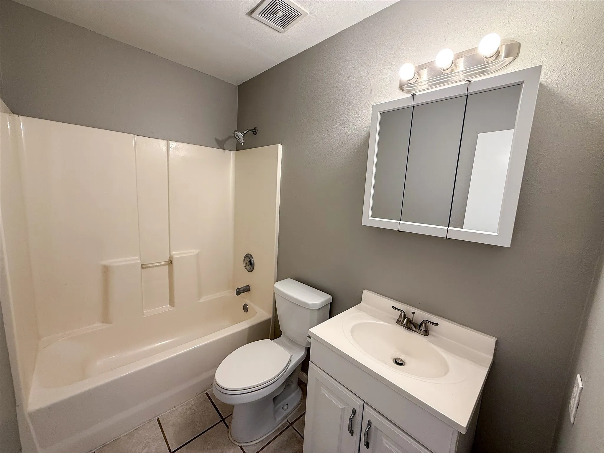 Duplex For Sale in Tarrant County , 1904 San Rafael Street, Fort Worth, Texas 76134, 6 Bedroom, 4 Bathroom, 2 Garage spaces, 0 Sqft, built in 2004, mls#21264776, Real Estate Agent in Fort Worth, Homes For Sale in Tarrant county, Homes For Sale in Fort Worth, Realtor in Fort Worth Texas, Real Estate Brokerage Independent Realty Texas, Luminita Cordes Realtor