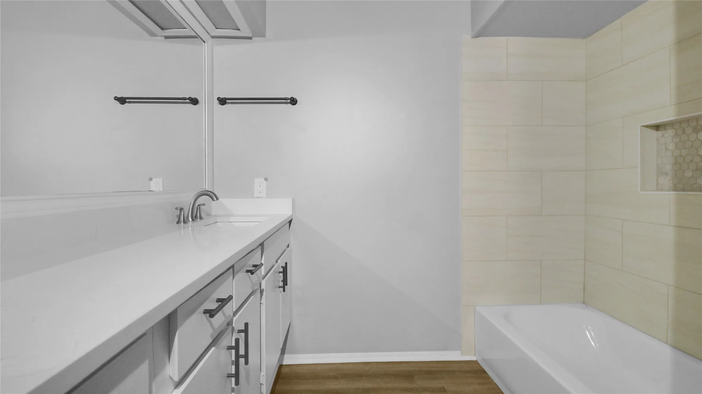 Condominium For Sale in Dallas County , 10437 High Hollows Drive 219, Dallas, Texas 75230, 2 Bedroom, 3 Bathroom, Garage spaces, 1,626 Sqft, built in 1969, mls#21265892, Real Estate Agent in Dallas, Homes For Sale in Dallas county, Homes For Sale in Dallas, Realtor in Dallas Texas, Real Estate Brokerage Independent Realty Texas, Luminita Cordes Realtor