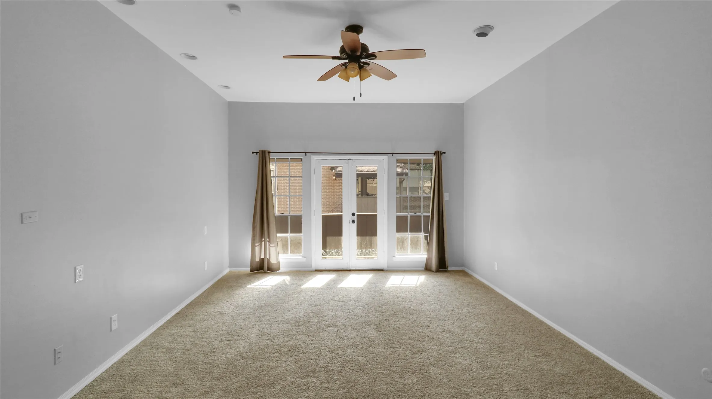 Condominium For Sale in Dallas County , 10437 High Hollows Drive 219, Dallas, Texas 75230, 2 Bedroom, 3 Bathroom, Garage spaces, 1,626 Sqft, built in 1969, mls#21265892, Real Estate Agent in Dallas, Homes For Sale in Dallas county, Homes For Sale in Dallas, Realtor in Dallas Texas, Real Estate Brokerage Independent Realty Texas, Luminita Cordes Realtor