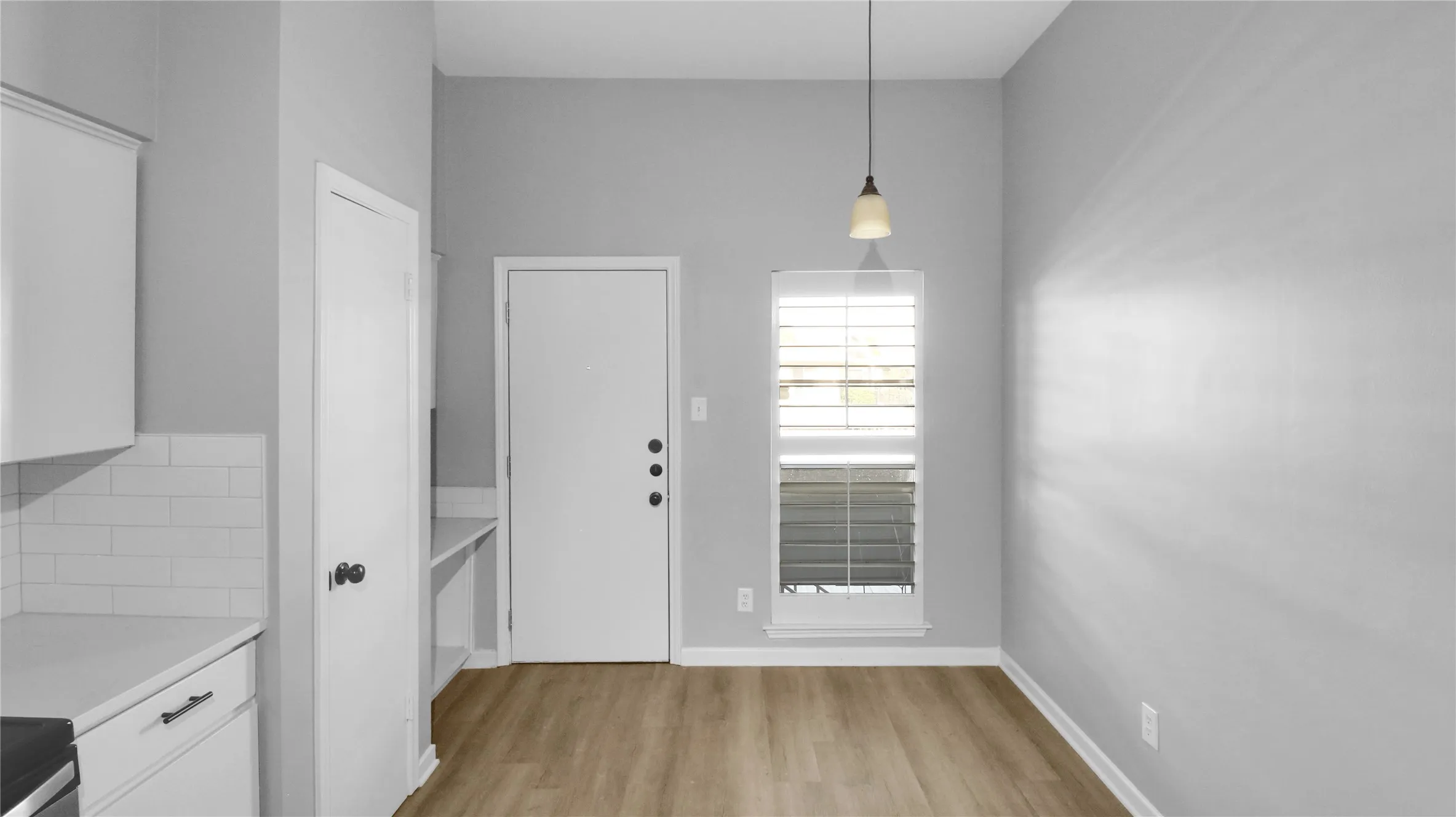 Condominium For Sale in Dallas County , 10437 High Hollows Drive 219, Dallas, Texas 75230, 2 Bedroom, 3 Bathroom, Garage spaces, 1,626 Sqft, built in 1969, mls#21265892, Real Estate Agent in Dallas, Homes For Sale in Dallas county, Homes For Sale in Dallas, Realtor in Dallas Texas, Real Estate Brokerage Independent Realty Texas, Luminita Cordes Realtor