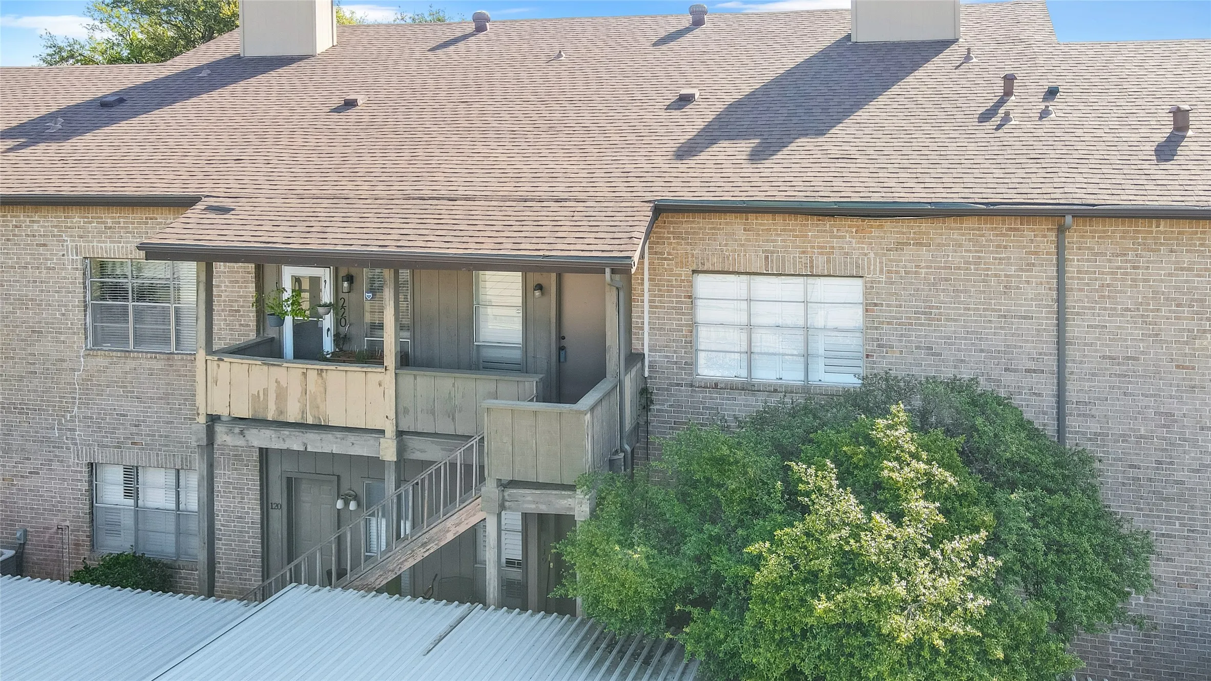 Condominium For Sale in Dallas County , 10437 High Hollows Drive 219, Dallas, Texas 75230, 2 Bedroom, 3 Bathroom, Garage spaces, 1,626 Sqft, built in 1969, mls#21265892, Real Estate Agent in Dallas, Homes For Sale in Dallas county, Homes For Sale in Dallas, Realtor in Dallas Texas, Real Estate Brokerage Independent Realty Texas, Luminita Cordes Realtor