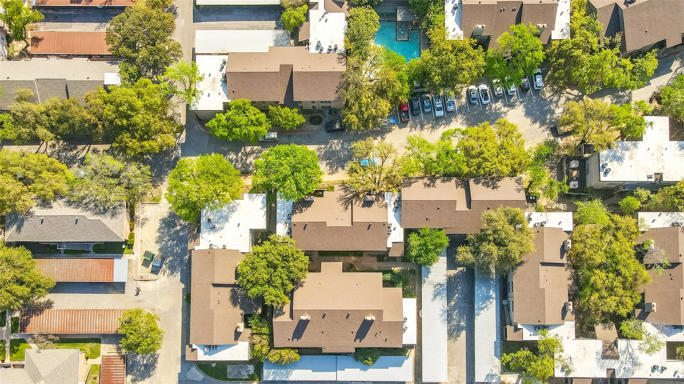 Condominium For Sale in Dallas County , 10437 High Hollows Drive 219, Dallas, Texas 75230, 2 Bedroom, 3 Bathroom, Garage spaces, 1,626 Sqft, built in 1969, mls#21265892, Real Estate Agent in Dallas, Homes For Sale in Dallas county, Homes For Sale in Dallas, Realtor in Dallas Texas, Real Estate Brokerage Independent Realty Texas, Luminita Cordes Realtor