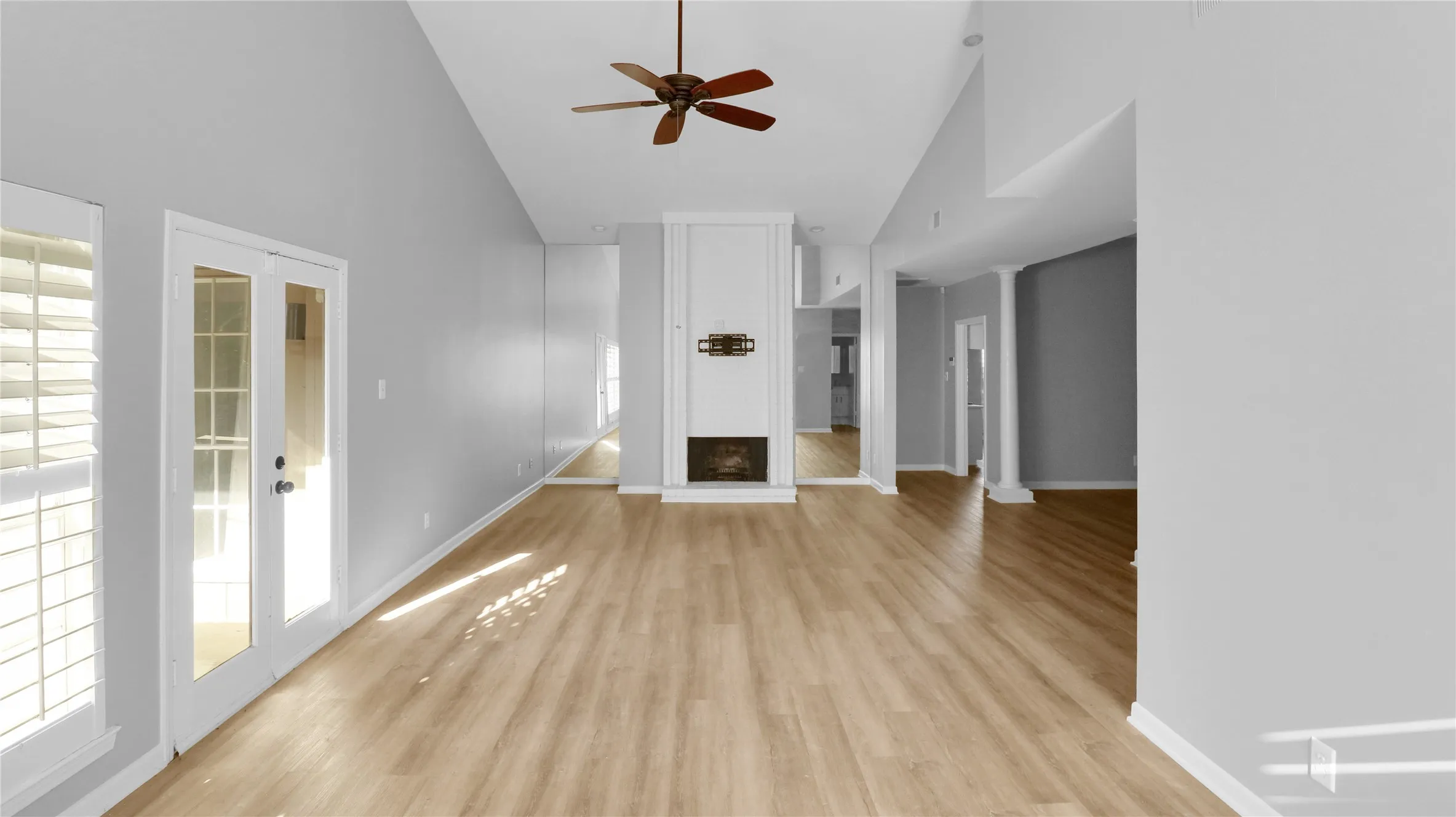 Condominium For Sale in Dallas County , 10437 High Hollows Drive 219, Dallas, Texas 75230, 2 Bedroom, 3 Bathroom, Garage spaces, 1,626 Sqft, built in 1969, mls#21265892, Real Estate Agent in Dallas, Homes For Sale in Dallas county, Homes For Sale in Dallas, Realtor in Dallas Texas, Real Estate Brokerage Independent Realty Texas, Luminita Cordes Realtor