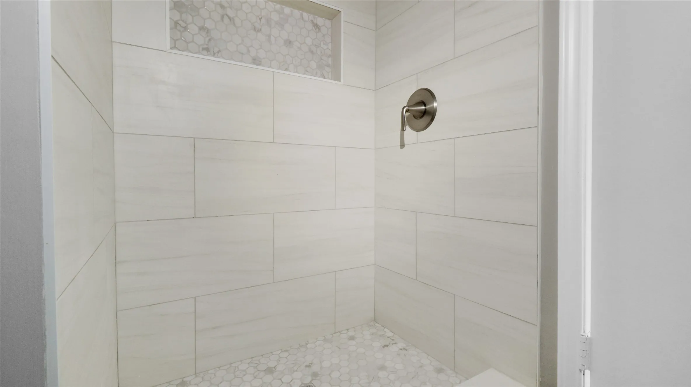 Condominium For Sale in Dallas County , 10437 High Hollows Drive 219, Dallas, Texas 75230, 2 Bedroom, 3 Bathroom, Garage spaces, 1,626 Sqft, built in 1969, mls#21265892, Real Estate Agent in Dallas, Homes For Sale in Dallas county, Homes For Sale in Dallas, Realtor in Dallas Texas, Real Estate Brokerage Independent Realty Texas, Luminita Cordes Realtor