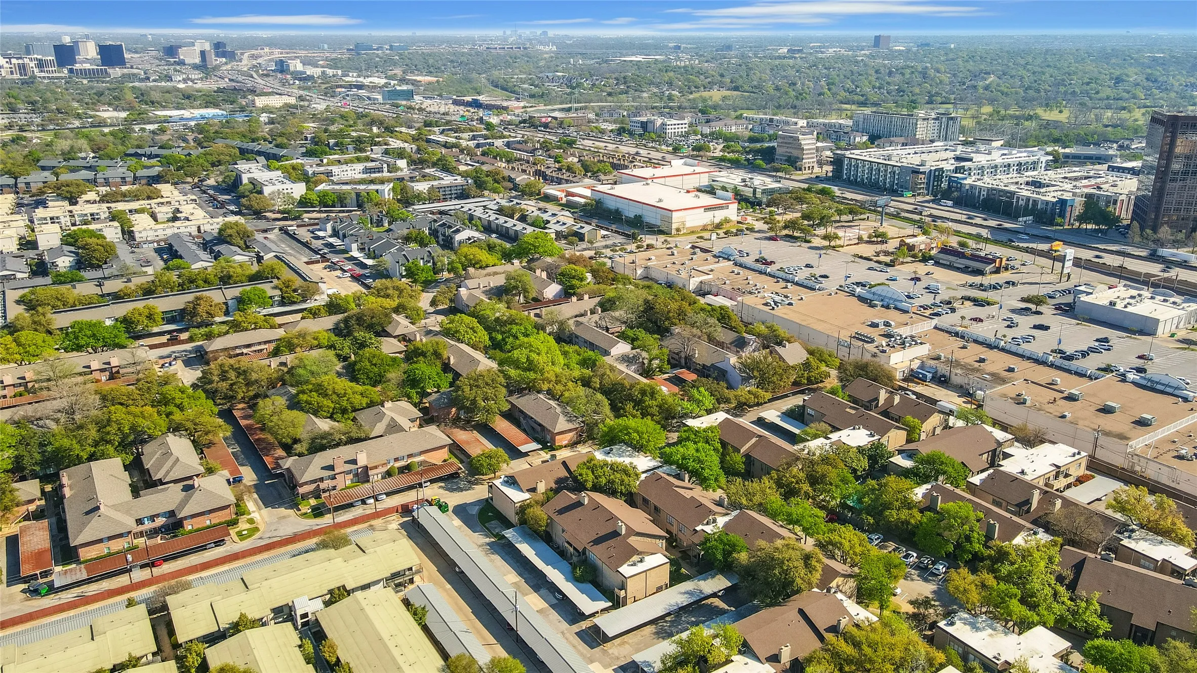 Condominium For Sale in Dallas County , 10437 High Hollows Drive 219, Dallas, Texas 75230, 2 Bedroom, 3 Bathroom, Garage spaces, 1,626 Sqft, built in 1969, mls#21265892, Real Estate Agent in Dallas, Homes For Sale in Dallas county, Homes For Sale in Dallas, Realtor in Dallas Texas, Real Estate Brokerage Independent Realty Texas, Luminita Cordes Realtor