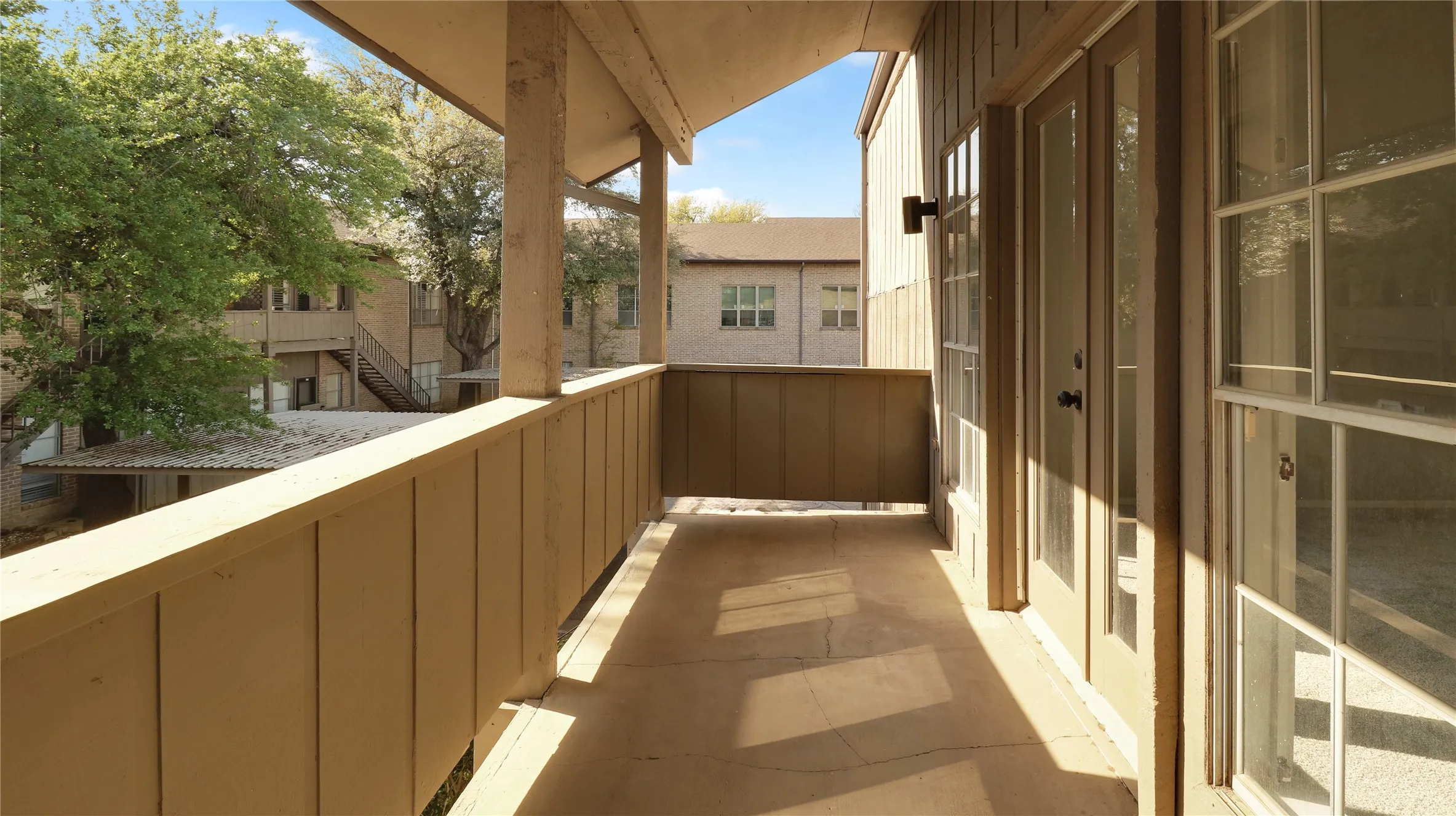 Condominium For Sale in Dallas County , 10437 High Hollows Drive 219, Dallas, Texas 75230, 2 Bedroom, 3 Bathroom, Garage spaces, 1,626 Sqft, built in 1969, mls#21265892, Real Estate Agent in Dallas, Homes For Sale in Dallas county, Homes For Sale in Dallas, Realtor in Dallas Texas, Real Estate Brokerage Independent Realty Texas, Luminita Cordes Realtor