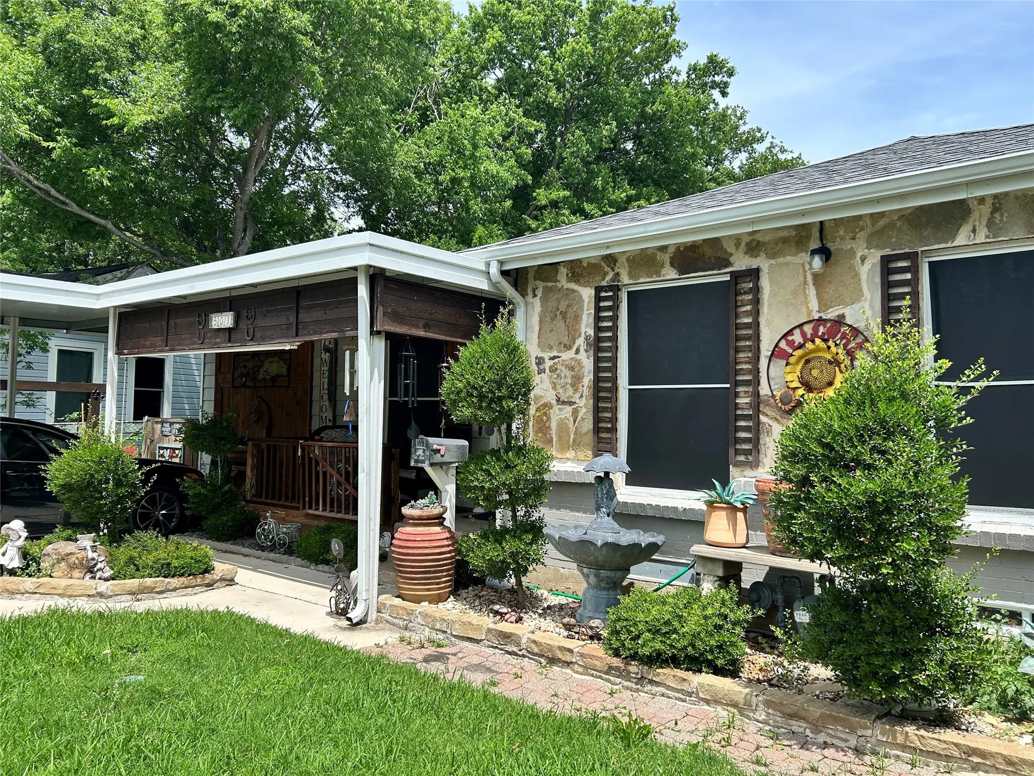 Single Family Residence For Sale in Dallas County , 501 E Holley Street, Mesquite, Texas 75149, 2 Bedroom, 1 Bathroom, Garage spaces, 1,007 Sqft, built in 1952, mls#21263048, Real Estate Agent in Mesquite, Homes For Sale in Dallas county, Homes For Sale in Mesquite, Realtor in Mesquite Texas, Real Estate Brokerage Independent Realty Texas, Luminita Cordes Realtor