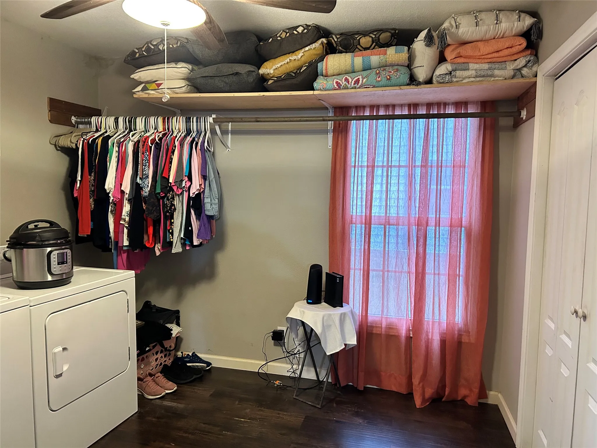 Single Family Residence For Sale in Dallas County , 501 E Holley Street, Mesquite, Texas 75149, 2 Bedroom, 1 Bathroom, Garage spaces, 1,007 Sqft, built in 1952, mls#21263048, Real Estate Agent in Mesquite, Homes For Sale in Dallas county, Homes For Sale in Mesquite, Realtor in Mesquite Texas, Real Estate Brokerage Independent Realty Texas, Luminita Cordes Realtor