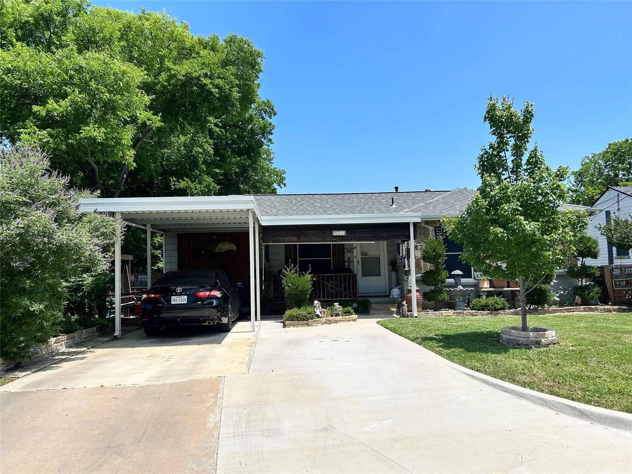 Single Family Residence For Sale in Dallas County , 501 E Holley Street, Mesquite, Texas 75149, 2 Bedroom, 1 Bathroom, Garage spaces, 1,007 Sqft, built in 1952, mls#21263048, Real Estate Agent in Mesquite, Homes For Sale in Dallas county, Homes For Sale in Mesquite, Realtor in Mesquite Texas, Real Estate Brokerage Independent Realty Texas, Luminita Cordes Realtor