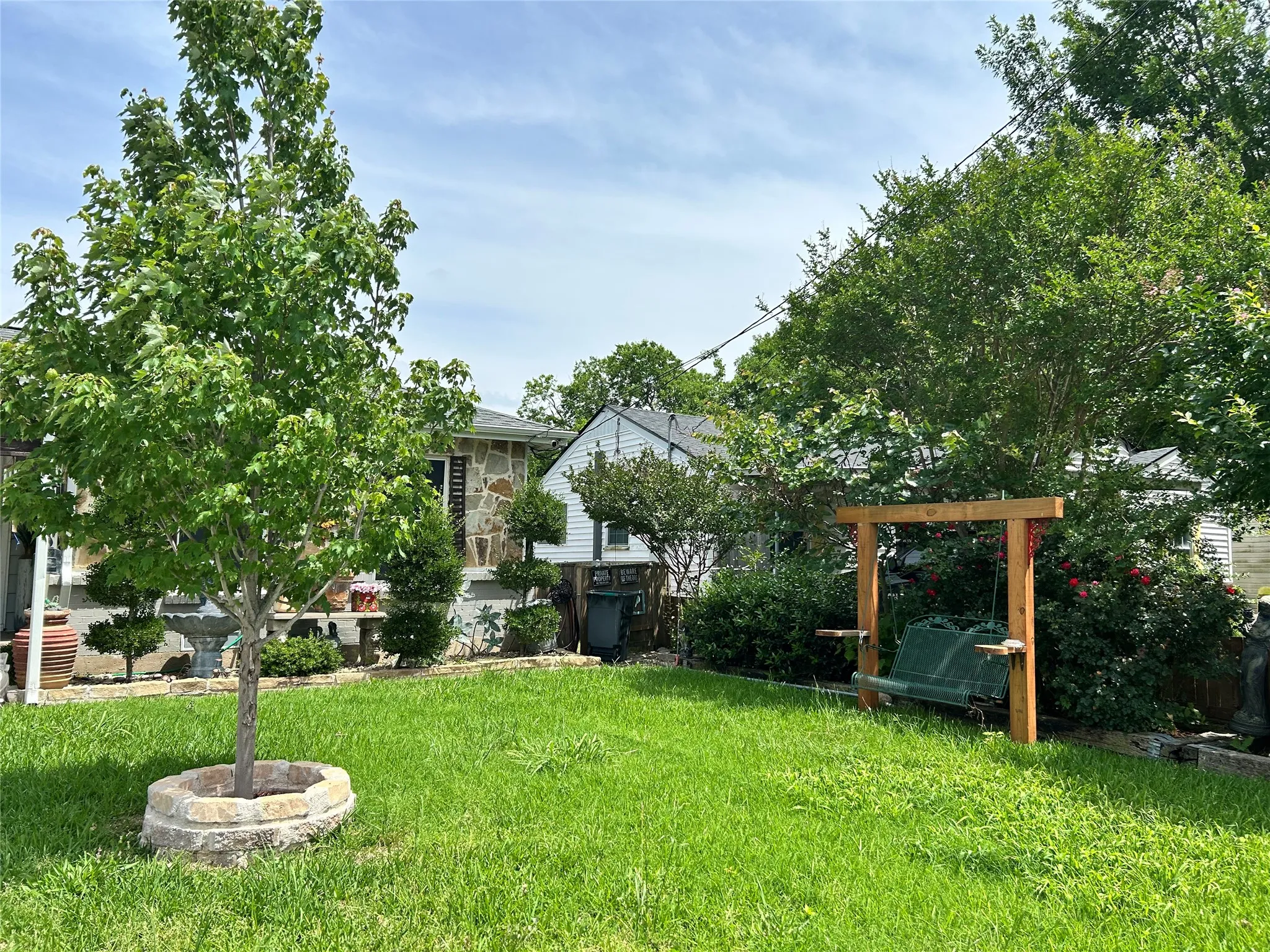 Single Family Residence For Sale in Dallas County , 501 E Holley Street, Mesquite, Texas 75149, 2 Bedroom, 1 Bathroom, Garage spaces, 1,007 Sqft, built in 1952, mls#21263048, Real Estate Agent in Mesquite, Homes For Sale in Dallas county, Homes For Sale in Mesquite, Realtor in Mesquite Texas, Real Estate Brokerage Independent Realty Texas, Luminita Cordes Realtor