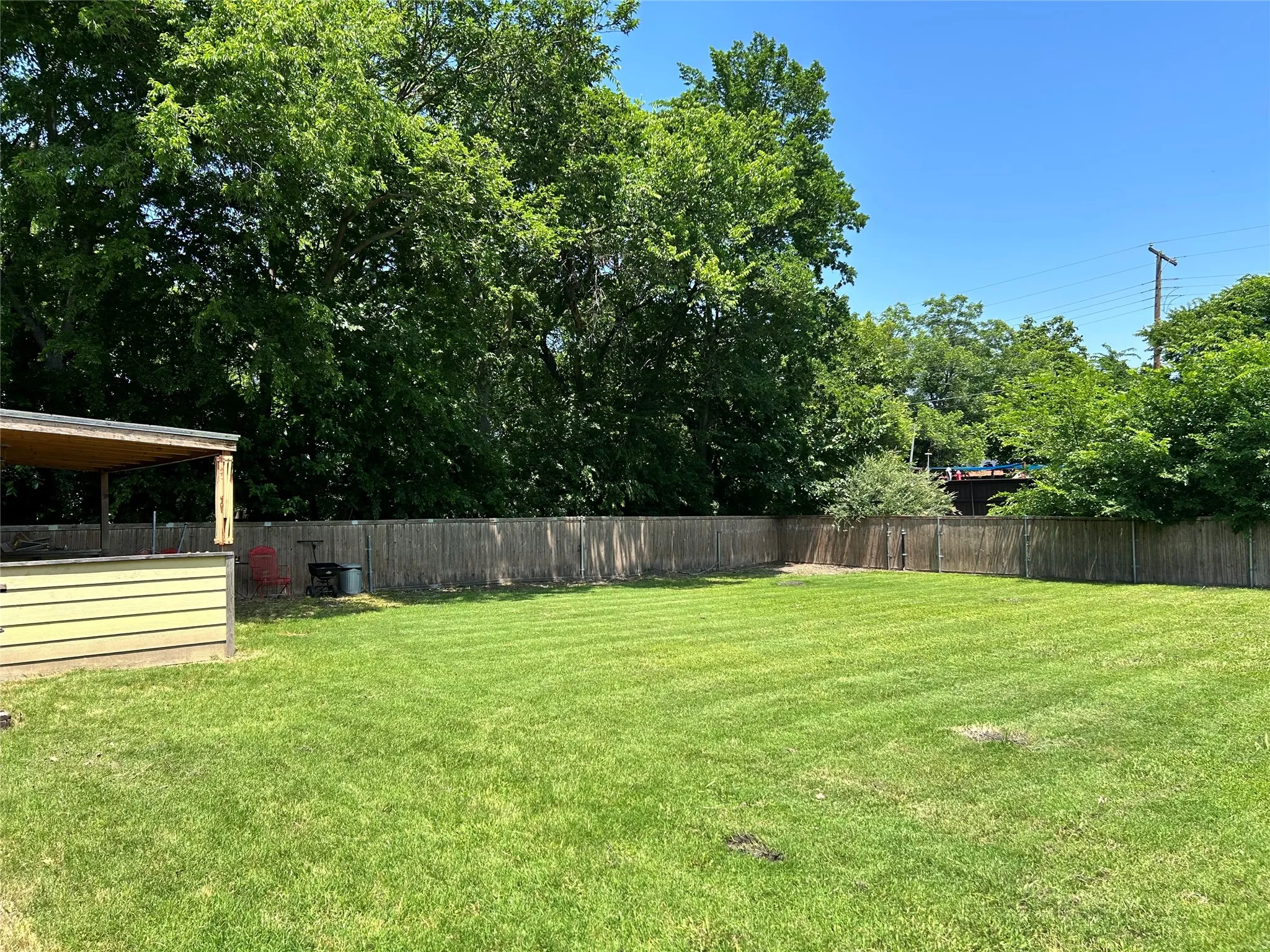 Single Family Residence For Sale in Dallas County , 501 E Holley Street, Mesquite, Texas 75149, 2 Bedroom, 1 Bathroom, Garage spaces, 1,007 Sqft, built in 1952, mls#21263048, Real Estate Agent in Mesquite, Homes For Sale in Dallas county, Homes For Sale in Mesquite, Realtor in Mesquite Texas, Real Estate Brokerage Independent Realty Texas, Luminita Cordes Realtor