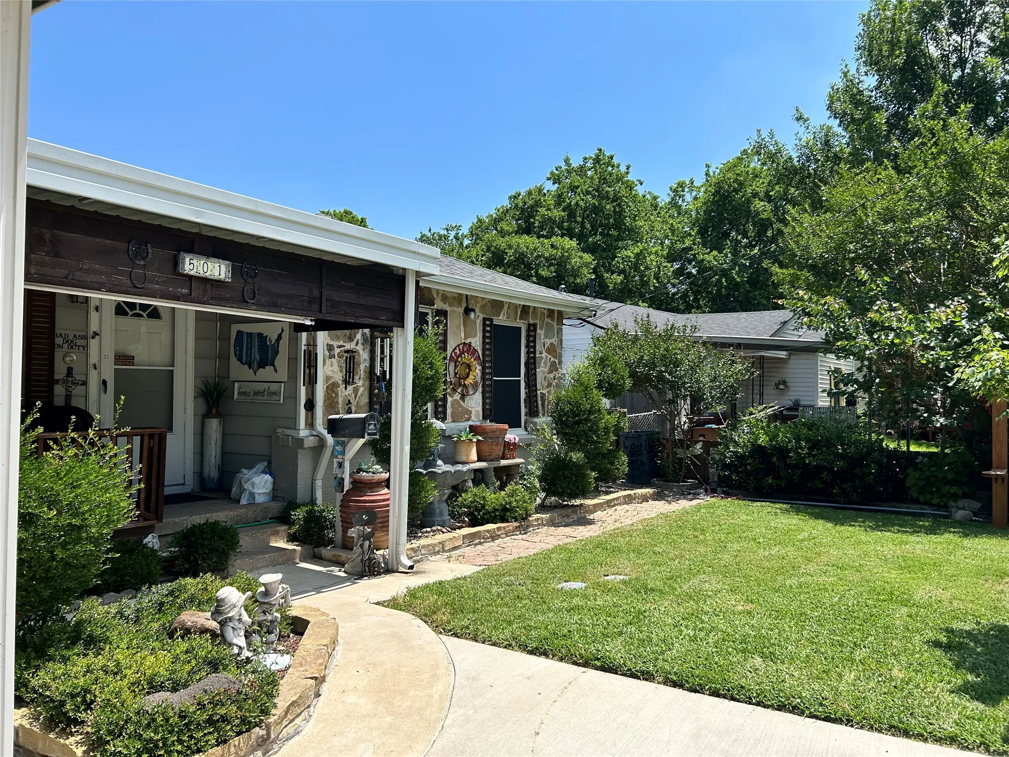 Single Family Residence For Sale in Dallas County , 501 E Holley Street, Mesquite, Texas 75149, 2 Bedroom, 1 Bathroom, Garage spaces, 1,007 Sqft, built in 1952, mls#21263048, Real Estate Agent in Mesquite, Homes For Sale in Dallas county, Homes For Sale in Mesquite, Realtor in Mesquite Texas, Real Estate Brokerage Independent Realty Texas, Luminita Cordes Realtor