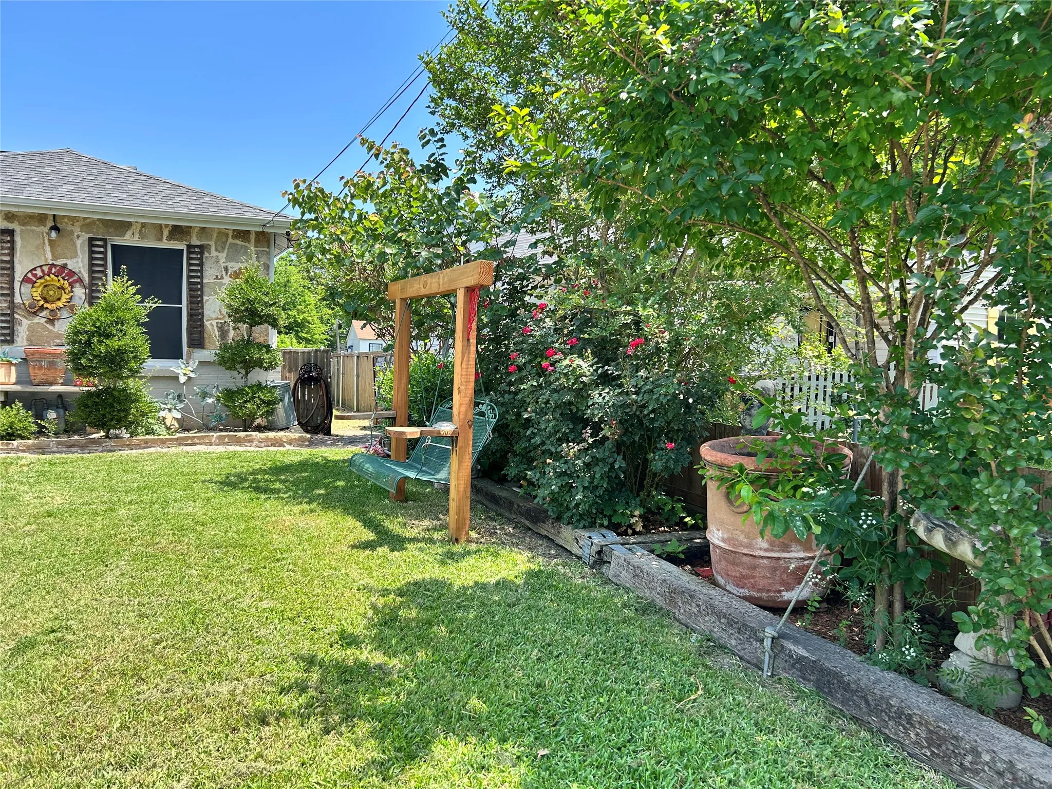 Single Family Residence For Sale in Dallas County , 501 E Holley Street, Mesquite, Texas 75149, 2 Bedroom, 1 Bathroom, Garage spaces, 1,007 Sqft, built in 1952, mls#21263048, Real Estate Agent in Mesquite, Homes For Sale in Dallas county, Homes For Sale in Mesquite, Realtor in Mesquite Texas, Real Estate Brokerage Independent Realty Texas, Luminita Cordes Realtor