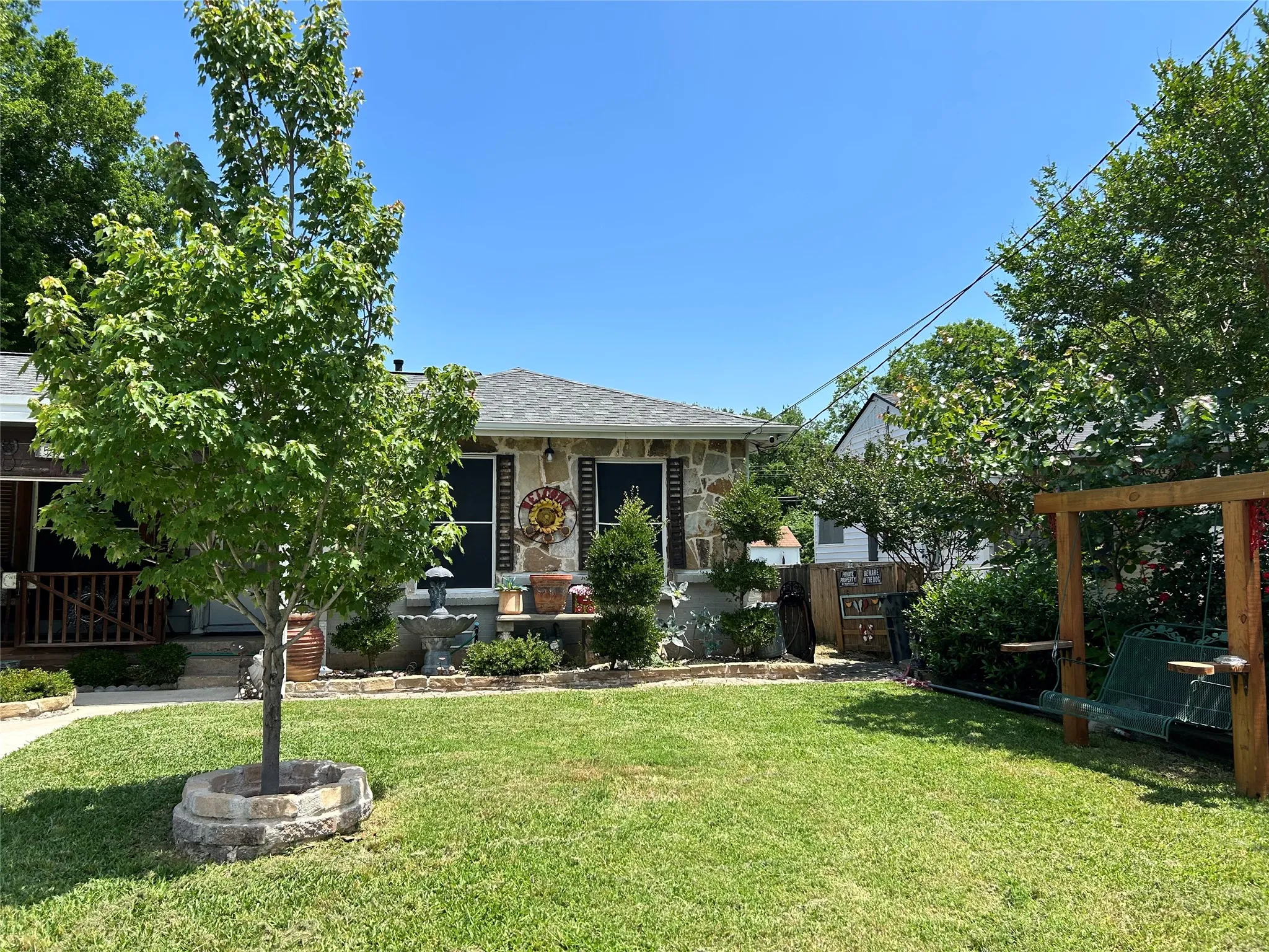 Single Family Residence For Sale in Dallas County , 501 E Holley Street, Mesquite, Texas 75149, 2 Bedroom, 1 Bathroom, Garage spaces, 1,007 Sqft, built in 1952, mls#21263048, Real Estate Agent in Mesquite, Homes For Sale in Dallas county, Homes For Sale in Mesquite, Realtor in Mesquite Texas, Real Estate Brokerage Independent Realty Texas, Luminita Cordes Realtor