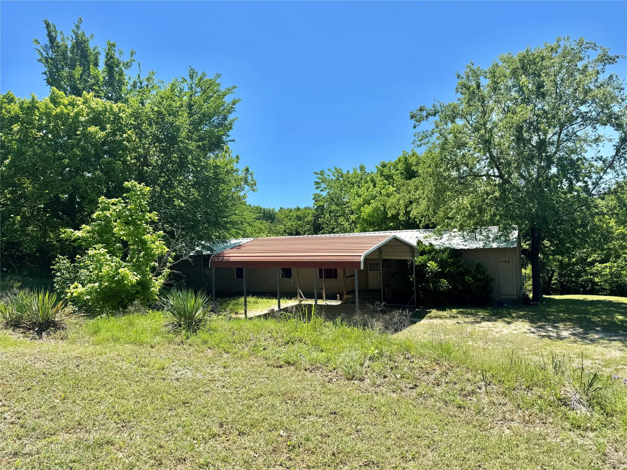 Mobile Home For Sale in Cooke County , 1135 Ira Ward Lane, Gainesville, Texas 76240, 2 Bedroom, 2 Bathroom, Garage spaces, 1,140 Sqft, built in 0, mls#21256313, Real Estate Agent in Gainesville, Homes For Sale in Cooke county, Homes For Sale in Gainesville, Realtor in Gainesville Texas, Real Estate Brokerage Independent Realty Texas, Luminita Cordes Realtor