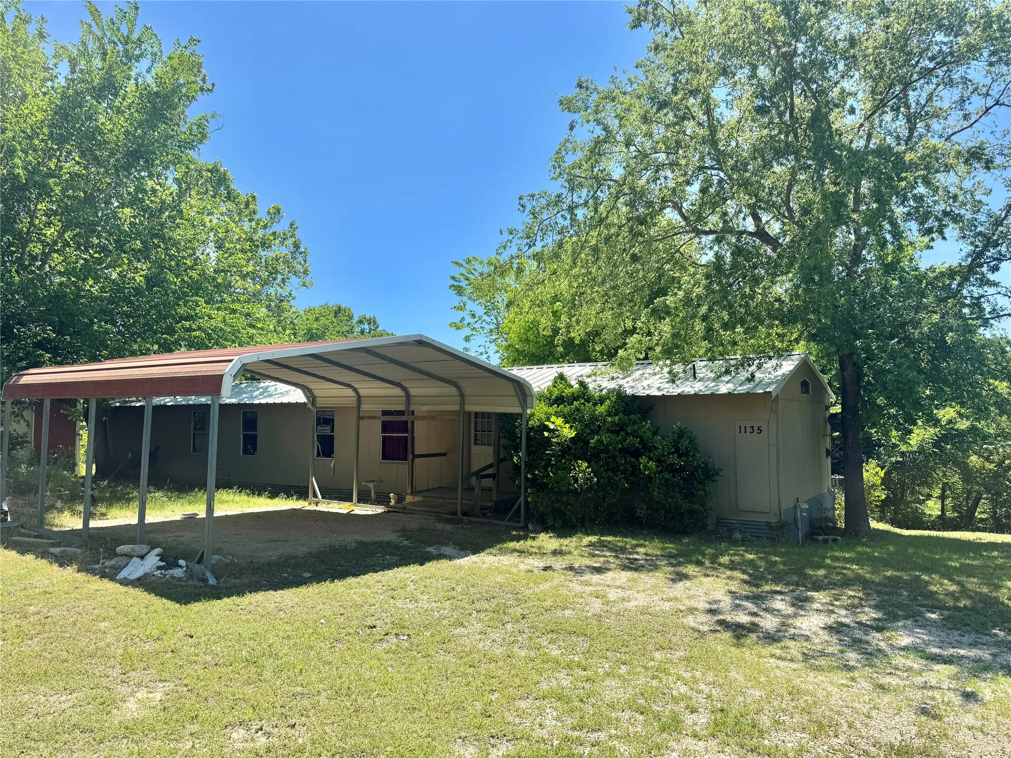 Mobile Home For Sale in Cooke County , 1135 Ira Ward Lane, Gainesville, Texas 76240, 2 Bedroom, 2 Bathroom, Garage spaces, 1,140 Sqft, built in 0, mls#21256313, Real Estate Agent in Gainesville, Homes For Sale in Cooke county, Homes For Sale in Gainesville, Realtor in Gainesville Texas, Real Estate Brokerage Independent Realty Texas, Luminita Cordes Realtor