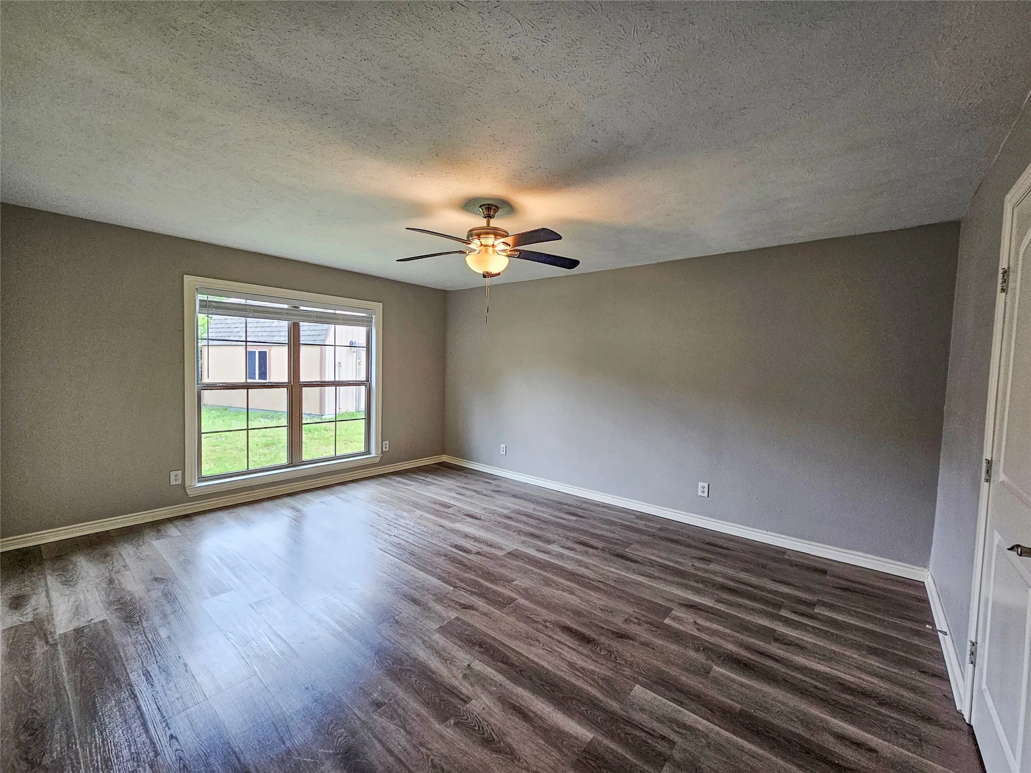 Single Family Residence For Sale in Dallas County , 3717 Red Oak Drive, Garland, Texas 75043, 3 Bedroom, 2 Bathroom, 2 Garage spaces, 1,510 Sqft, built in 1977, mls#21265957, Real Estate Agent in Garland, Homes For Sale in Dallas county, Homes For Sale in Garland, Realtor in Garland Texas, Real Estate Brokerage Independent Realty Texas, Luminita Cordes Realtor