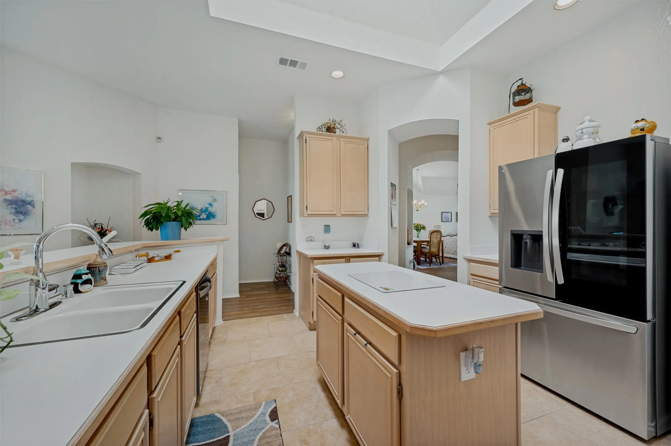 Single Family Residence For Sale in Dallas County , 10009 White Lane, Irving, Texas 75063, 4 Bedroom, 2 Bathroom, 2 Garage spaces, 2,154 Sqft, built in 1993, mls#21249294, Real Estate Agent in Irving, Homes For Sale in Dallas county, Homes For Sale in Irving, Realtor in Irving Texas, Real Estate Brokerage Independent Realty Texas, Luminita Cordes Realtor