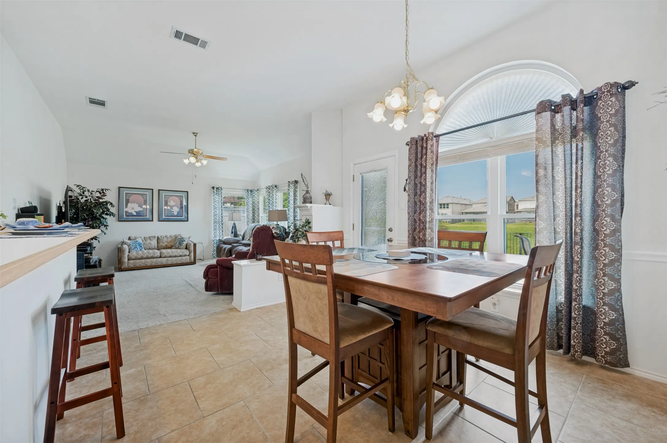 Single Family Residence For Sale in Dallas County , 10009 White Lane, Irving, Texas 75063, 4 Bedroom, 2 Bathroom, 2 Garage spaces, 2,154 Sqft, built in 1993, mls#21249294, Real Estate Agent in Irving, Homes For Sale in Dallas county, Homes For Sale in Irving, Realtor in Irving Texas, Real Estate Brokerage Independent Realty Texas, Luminita Cordes Realtor