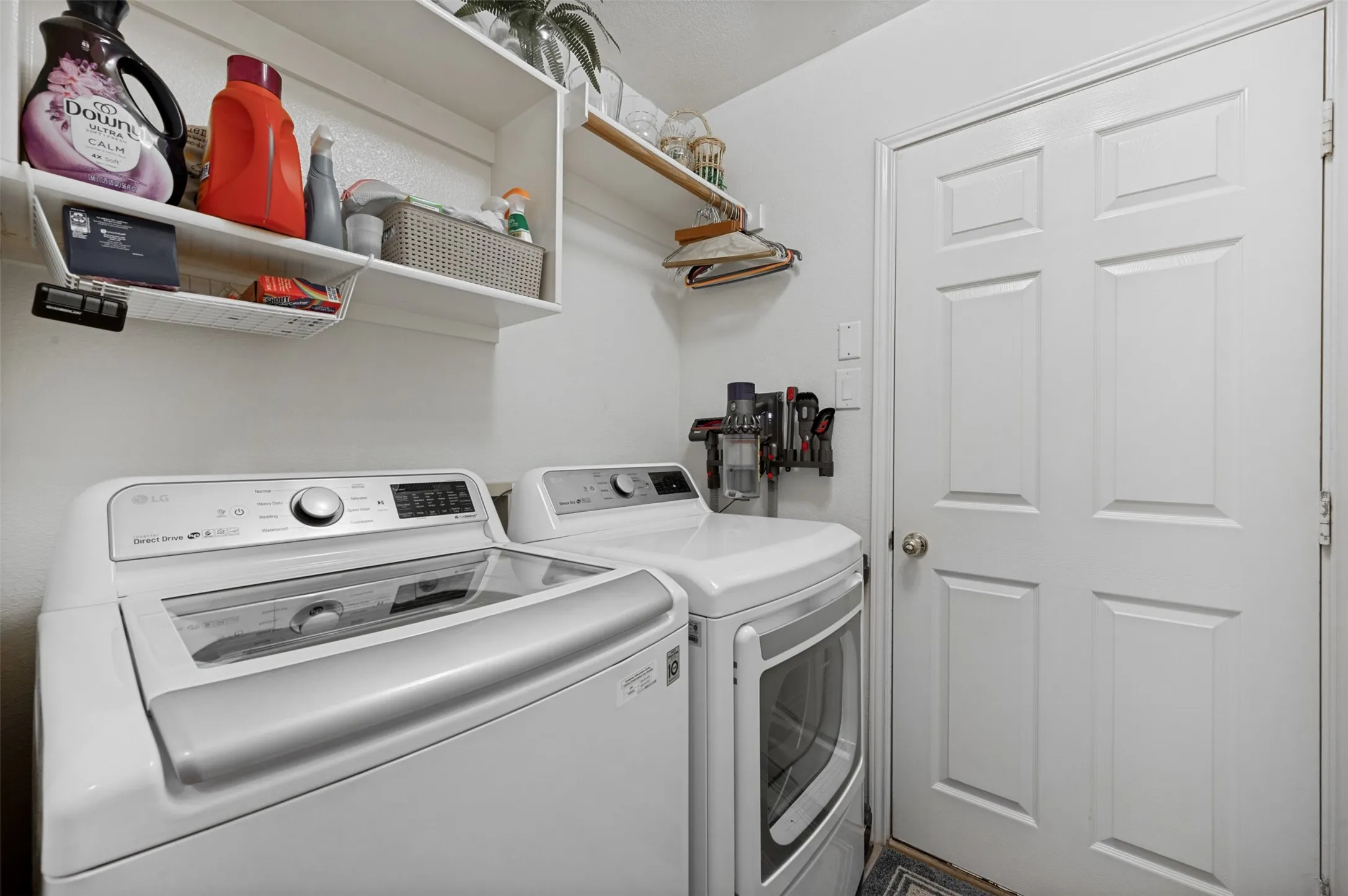 Single Family Residence For Sale in Dallas County , 10009 White Lane, Irving, Texas 75063, 4 Bedroom, 2 Bathroom, 2 Garage spaces, 2,154 Sqft, built in 1993, mls#21249294, Real Estate Agent in Irving, Homes For Sale in Dallas county, Homes For Sale in Irving, Realtor in Irving Texas, Real Estate Brokerage Independent Realty Texas, Luminita Cordes Realtor