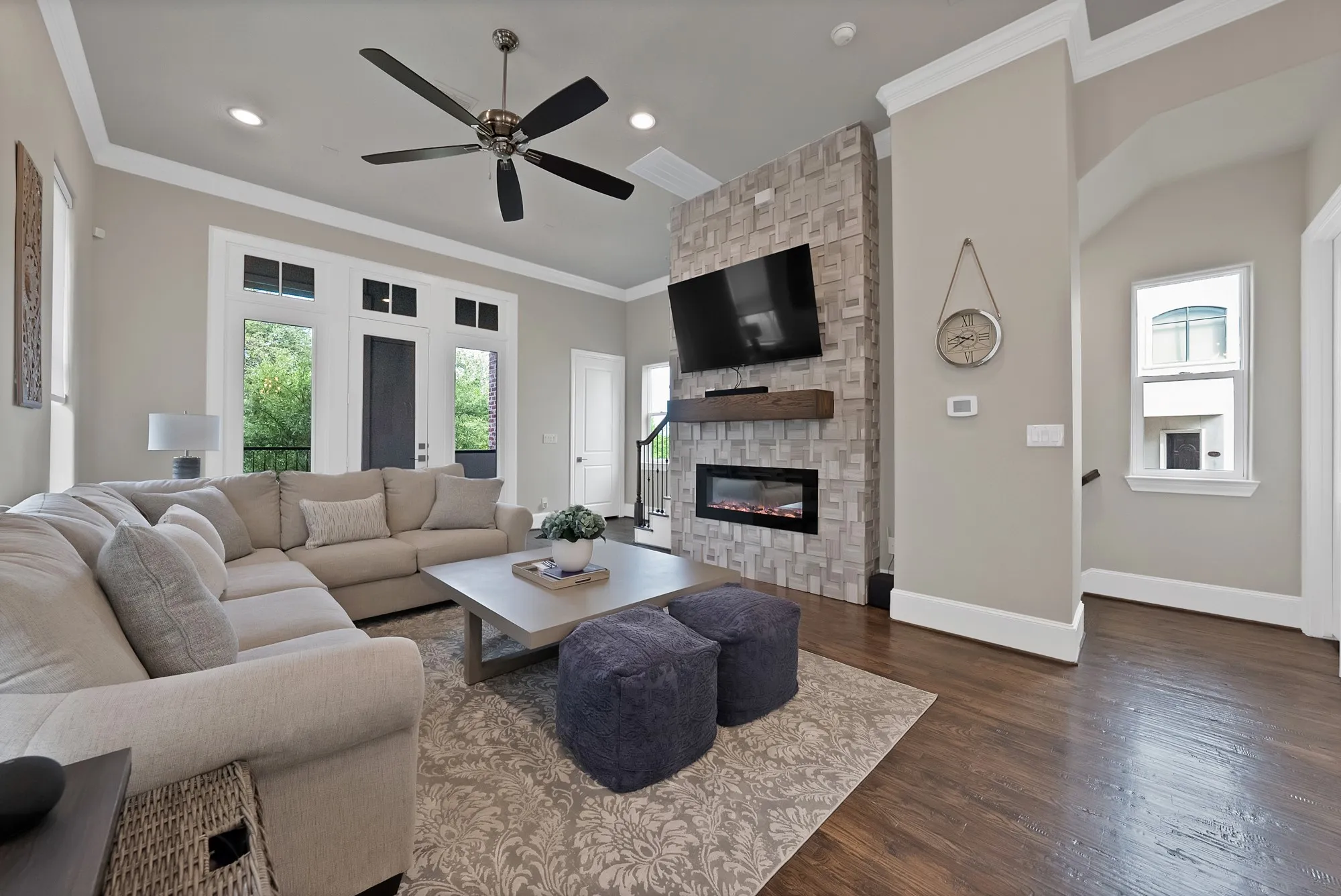 Townhouse For Sale in Tarrant County , 406 Mills Street, Fort Worth, Texas 76102, 3 Bedrooms, 4 Bathrooms, 2 Garage spaces, 2,308 Sqft, built in 2016, Price $790,000, mls#21265956, Real Estate Agent in Fort Worth, Homes For Sale in Tarrant county, Homes For Sale in Fort Worth, Realtor in Fort Worth Texas, Real Estate Brokerage Independent Realty Texas, Luminita Cordes Realtor