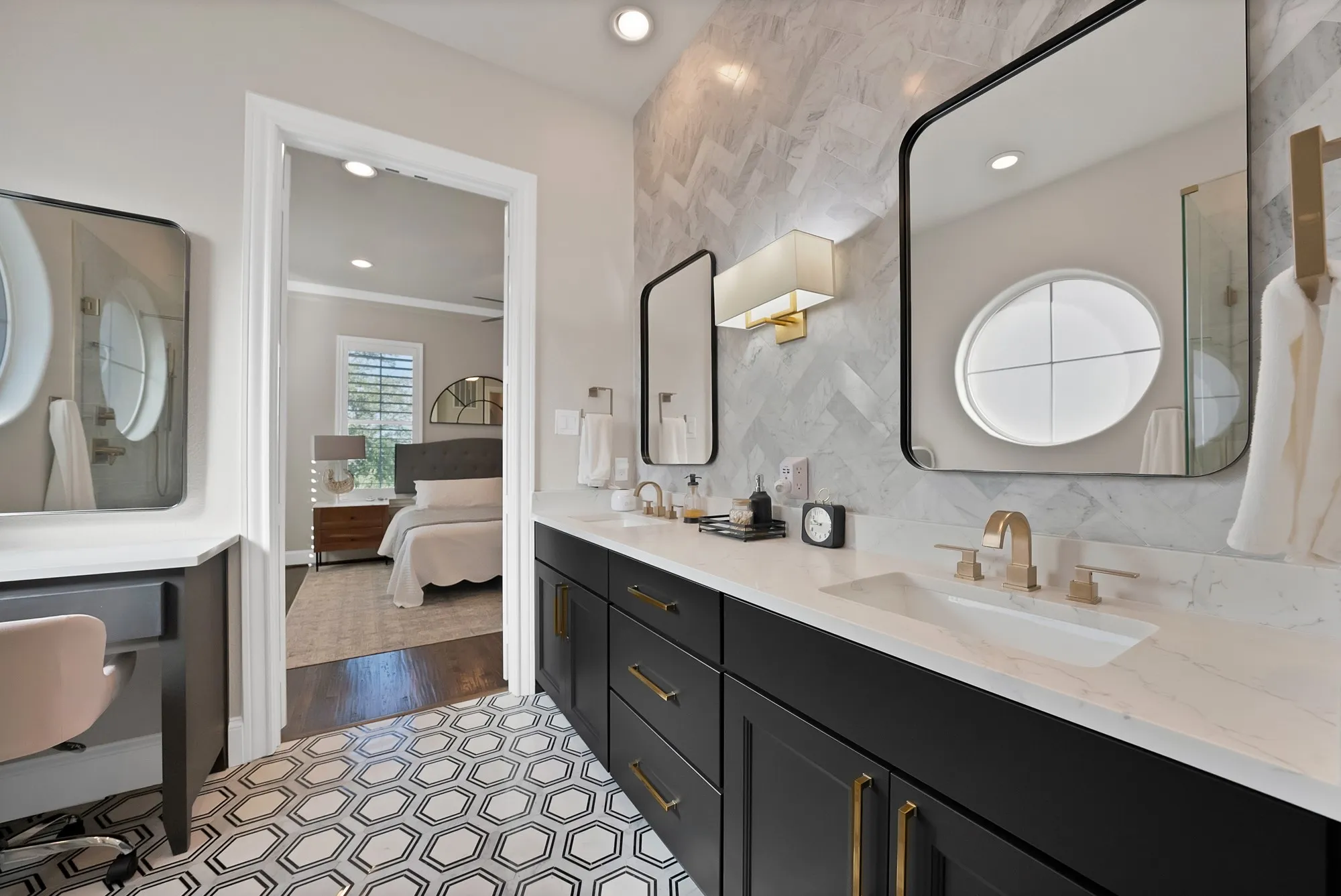 Townhouse For Sale in Tarrant County , 406 Mills Street, Fort Worth, Texas 76102, 3 Bedrooms, 4 Bathrooms, 2 Garage spaces, 2,308 Sqft, built in 2016, Price $790,000, mls#21265956, Real Estate Agent in Fort Worth, Homes For Sale in Tarrant county, Homes For Sale in Fort Worth, Realtor in Fort Worth Texas, Real Estate Brokerage Independent Realty Texas, Luminita Cordes Realtor