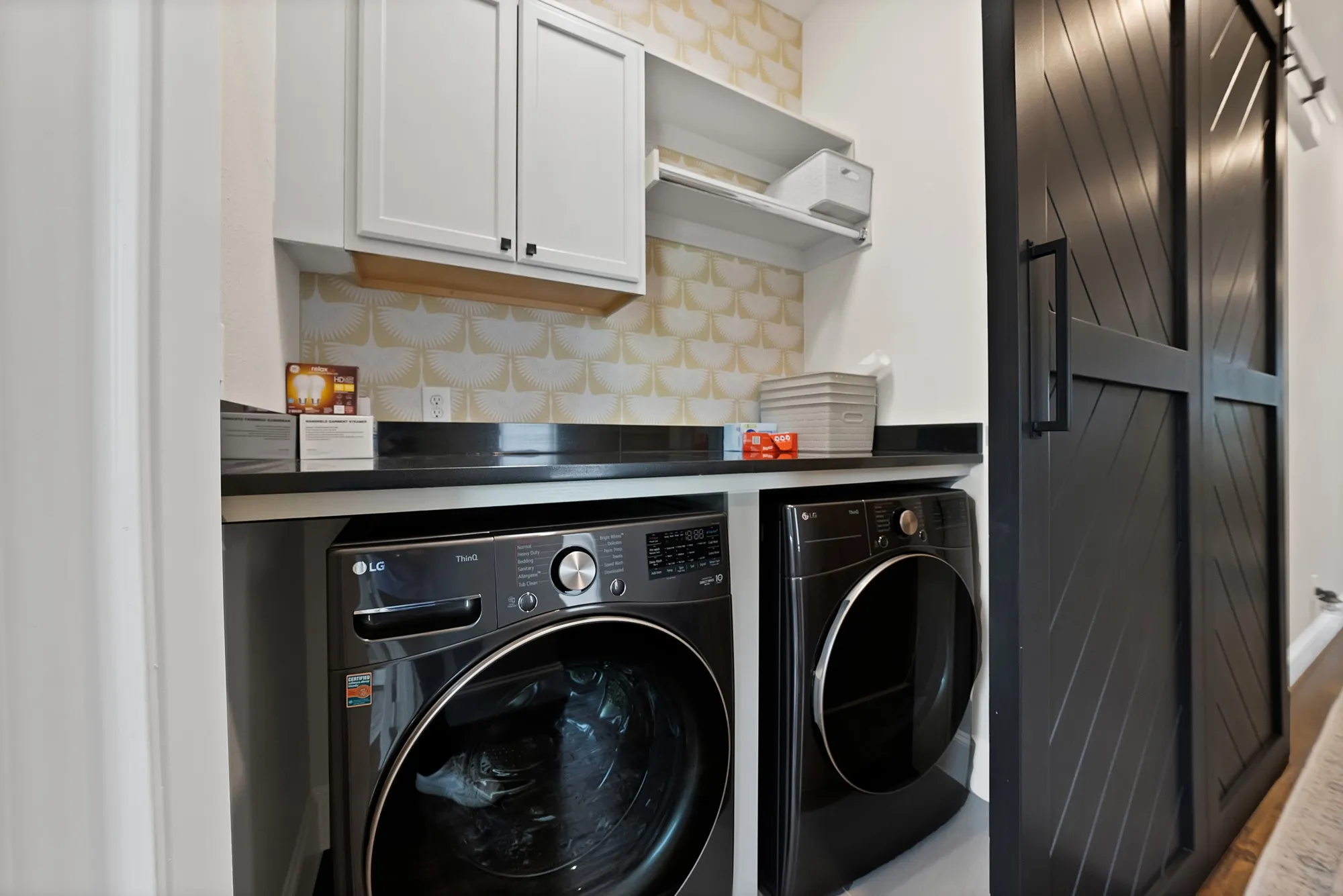 Townhouse For Sale in Tarrant County , 406 Mills Street, Fort Worth, Texas 76102, 3 Bedrooms, 4 Bathrooms, 2 Garage spaces, 2,308 Sqft, built in 2016, Price $790,000, mls#21265956, Real Estate Agent in Fort Worth, Homes For Sale in Tarrant county, Homes For Sale in Fort Worth, Realtor in Fort Worth Texas, Real Estate Brokerage Independent Realty Texas, Luminita Cordes Realtor