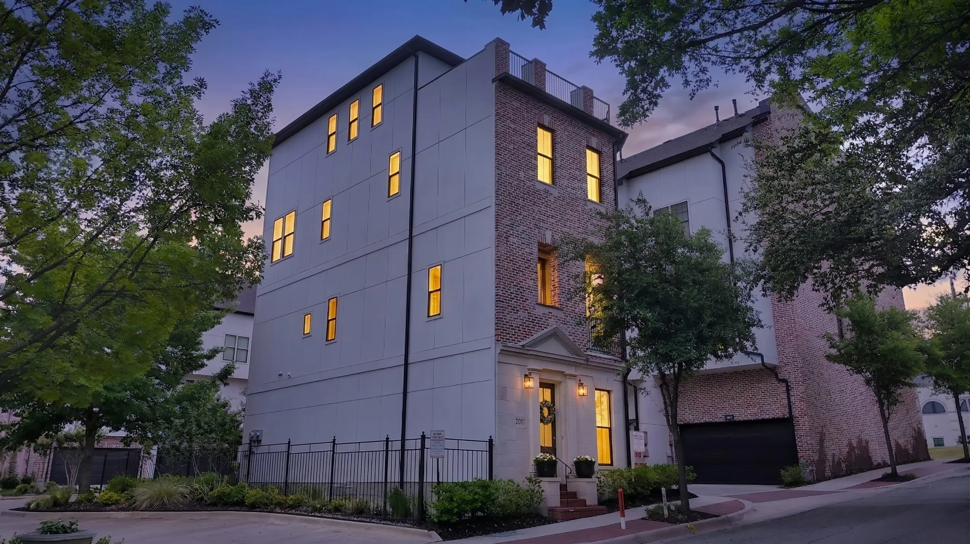 Townhouse For Sale in Tarrant County , 406 Mills Street, Fort Worth, Texas 76102, 3 Bedrooms, 4 Bathrooms, 2 Garage spaces, 2,308 Sqft, built in 2016, Price $790,000, mls#21265956, Real Estate Agent in Fort Worth, Homes For Sale in Tarrant county, Homes For Sale in Fort Worth, Realtor in Fort Worth Texas, Real Estate Brokerage Independent Realty Texas, Luminita Cordes Realtor