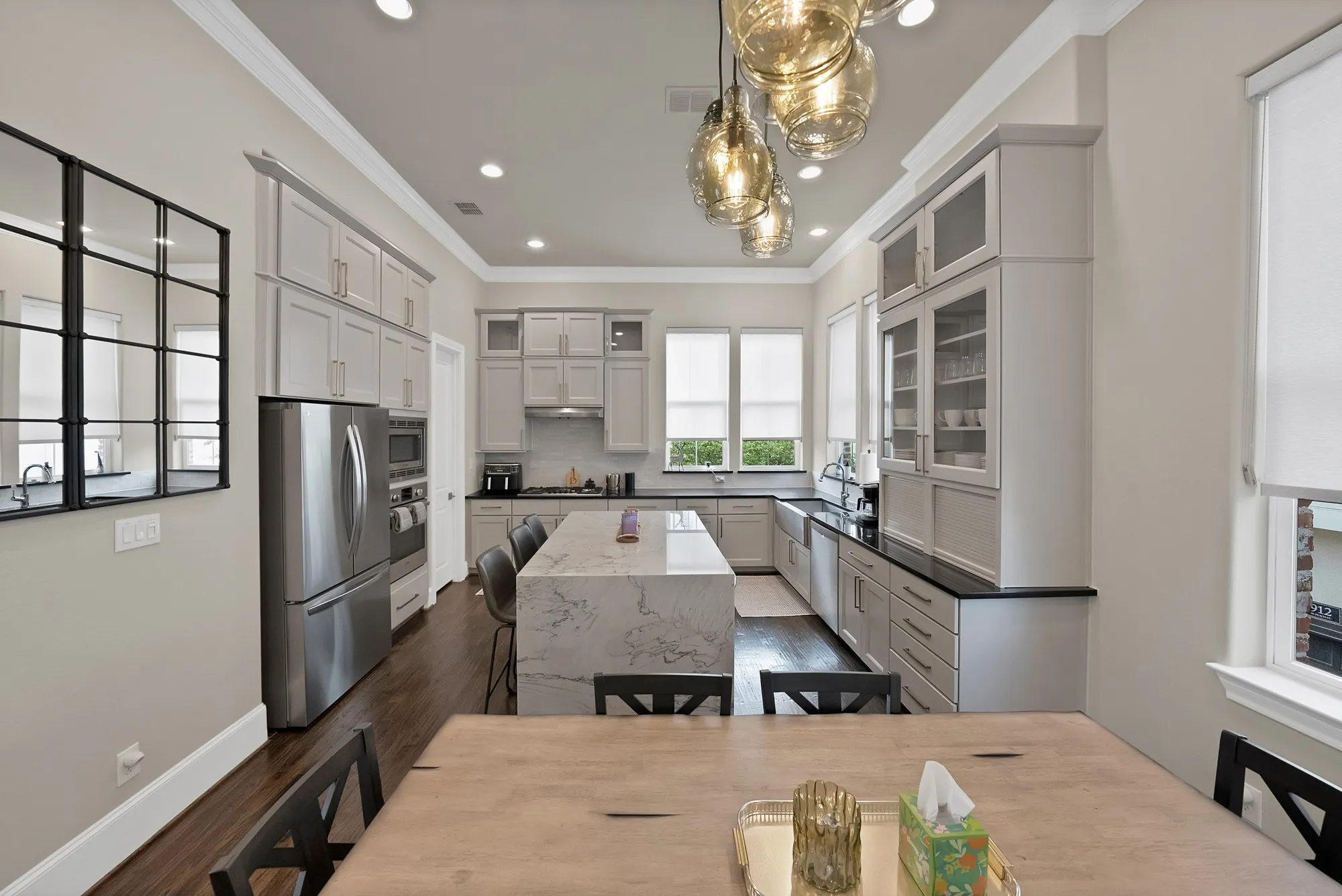 Townhouse For Sale in Tarrant County , 406 Mills Street, Fort Worth, Texas 76102, 3 Bedrooms, 4 Bathrooms, 2 Garage spaces, 2,308 Sqft, built in 2016, Price $790,000, mls#21265956, Real Estate Agent in Fort Worth, Homes For Sale in Tarrant county, Homes For Sale in Fort Worth, Realtor in Fort Worth Texas, Real Estate Brokerage Independent Realty Texas, Luminita Cordes Realtor