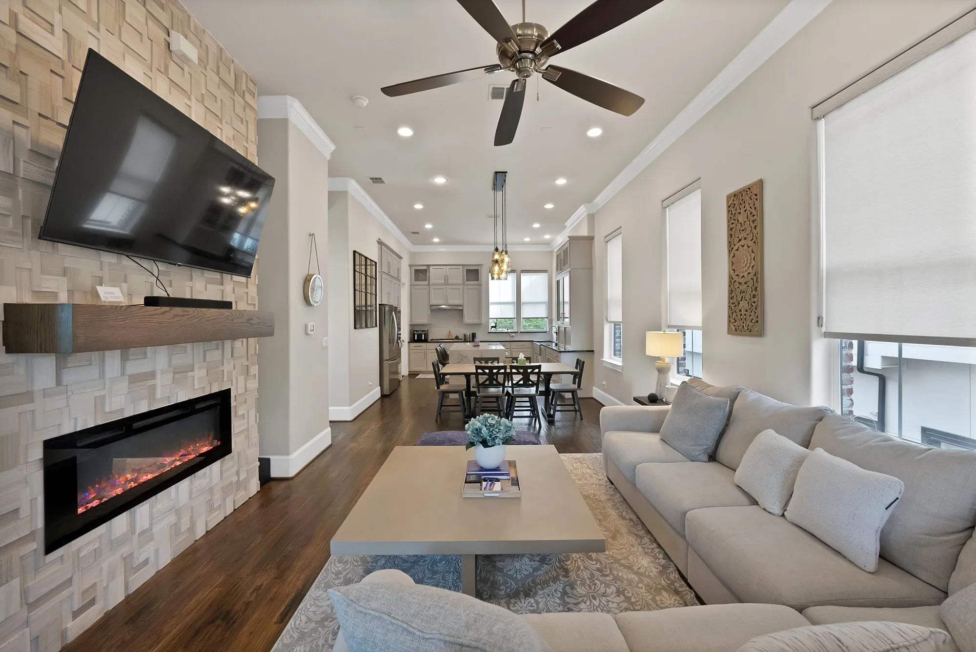 Townhouse For Sale in Tarrant County , 406 Mills Street, Fort Worth, Texas 76102, 3 Bedrooms, 4 Bathrooms, 2 Garage spaces, 2,308 Sqft, built in 2016, Price $790,000, mls#21265956, Real Estate Agent in Fort Worth, Homes For Sale in Tarrant county, Homes For Sale in Fort Worth, Realtor in Fort Worth Texas, Real Estate Brokerage Independent Realty Texas, Luminita Cordes Realtor