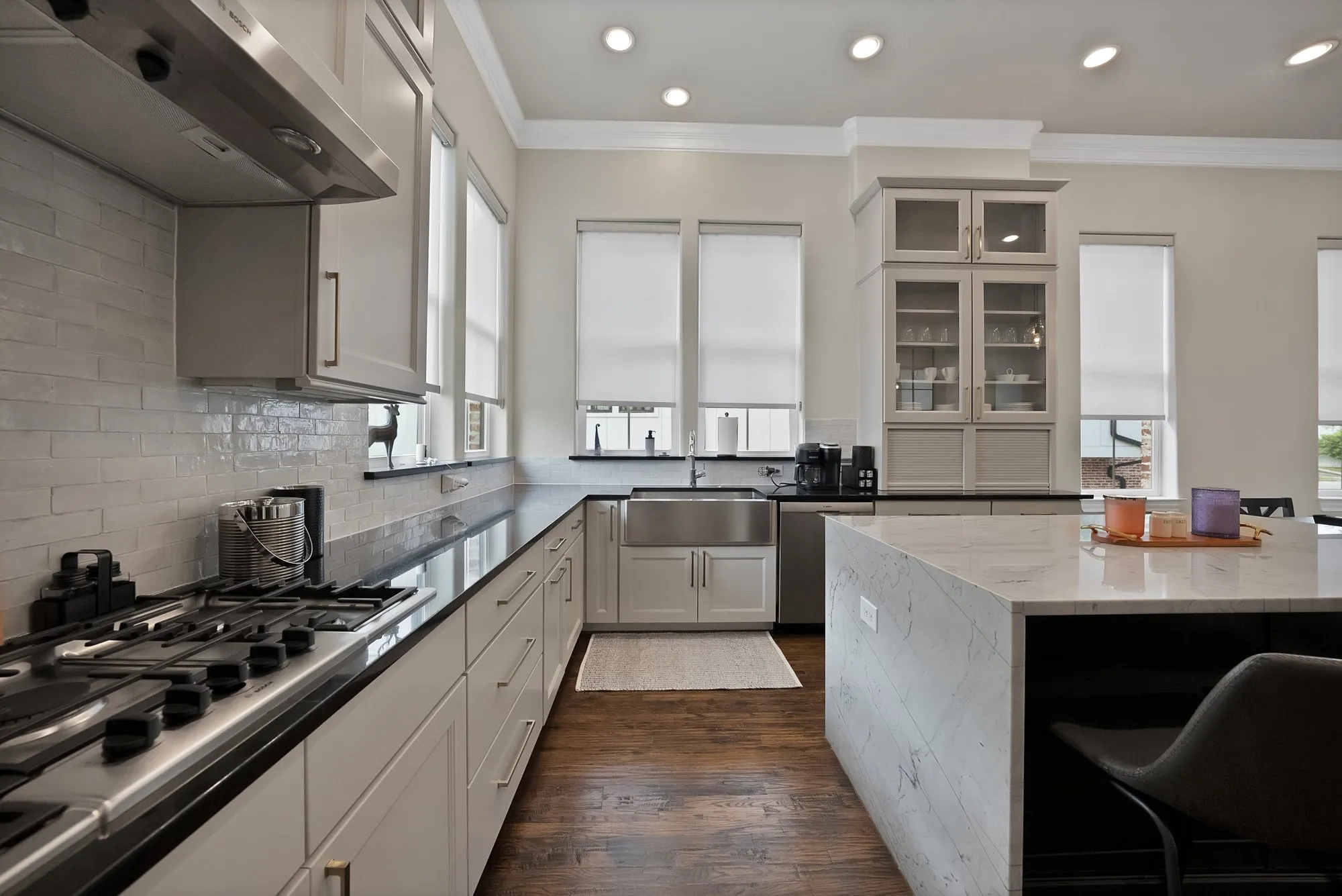 Townhouse For Sale in Tarrant County , 406 Mills Street, Fort Worth, Texas 76102, 3 Bedrooms, 4 Bathrooms, 2 Garage spaces, 2,308 Sqft, built in 2016, Price $790,000, mls#21265956, Real Estate Agent in Fort Worth, Homes For Sale in Tarrant county, Homes For Sale in Fort Worth, Realtor in Fort Worth Texas, Real Estate Brokerage Independent Realty Texas, Luminita Cordes Realtor