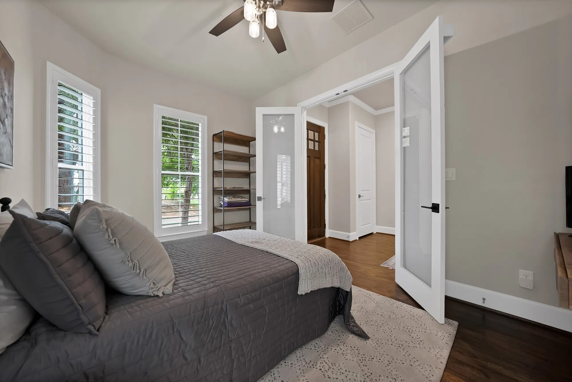 Townhouse For Sale in Tarrant County , 406 Mills Street, Fort Worth, Texas 76102, 3 Bedrooms, 4 Bathrooms, 2 Garage spaces, 2,308 Sqft, built in 2016, Price $790,000, mls#21265956, Real Estate Agent in Fort Worth, Homes For Sale in Tarrant county, Homes For Sale in Fort Worth, Realtor in Fort Worth Texas, Real Estate Brokerage Independent Realty Texas, Luminita Cordes Realtor