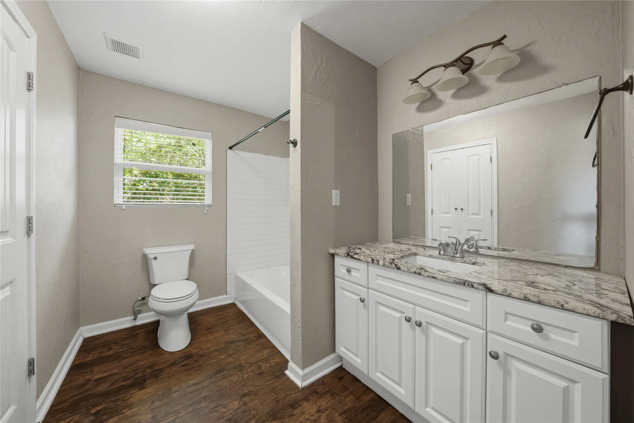 Single Family Residence For Sale in Kaufman County , 505 S 5th Street, Crandall, Texas 75114, 3 Bedrooms, 2 Bathrooms, Garage spaces, 1,360 Sqft, built in 1975, Price $214,000, mls#21263328, Real Estate Agent in Crandall, Homes For Sale in Kaufman county, Homes For Sale in Crandall, Realtor in Crandall Texas, Real Estate Brokerage Independent Realty Texas, Luminita Cordes Realtor