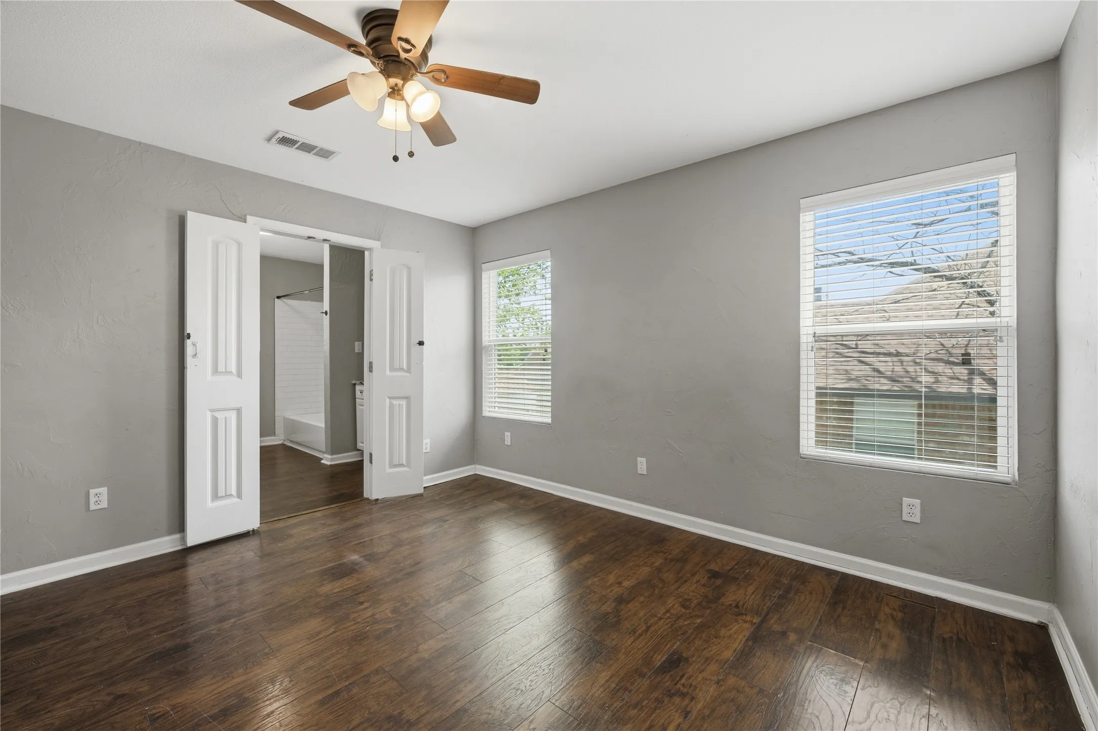 Single Family Residence For Sale in Kaufman County , 505 S 5th Street, Crandall, Texas 75114, 3 Bedrooms, 2 Bathrooms, Garage spaces, 1,360 Sqft, built in 1975, Price $214,000, mls#21263328, Real Estate Agent in Crandall, Homes For Sale in Kaufman county, Homes For Sale in Crandall, Realtor in Crandall Texas, Real Estate Brokerage Independent Realty Texas, Luminita Cordes Realtor