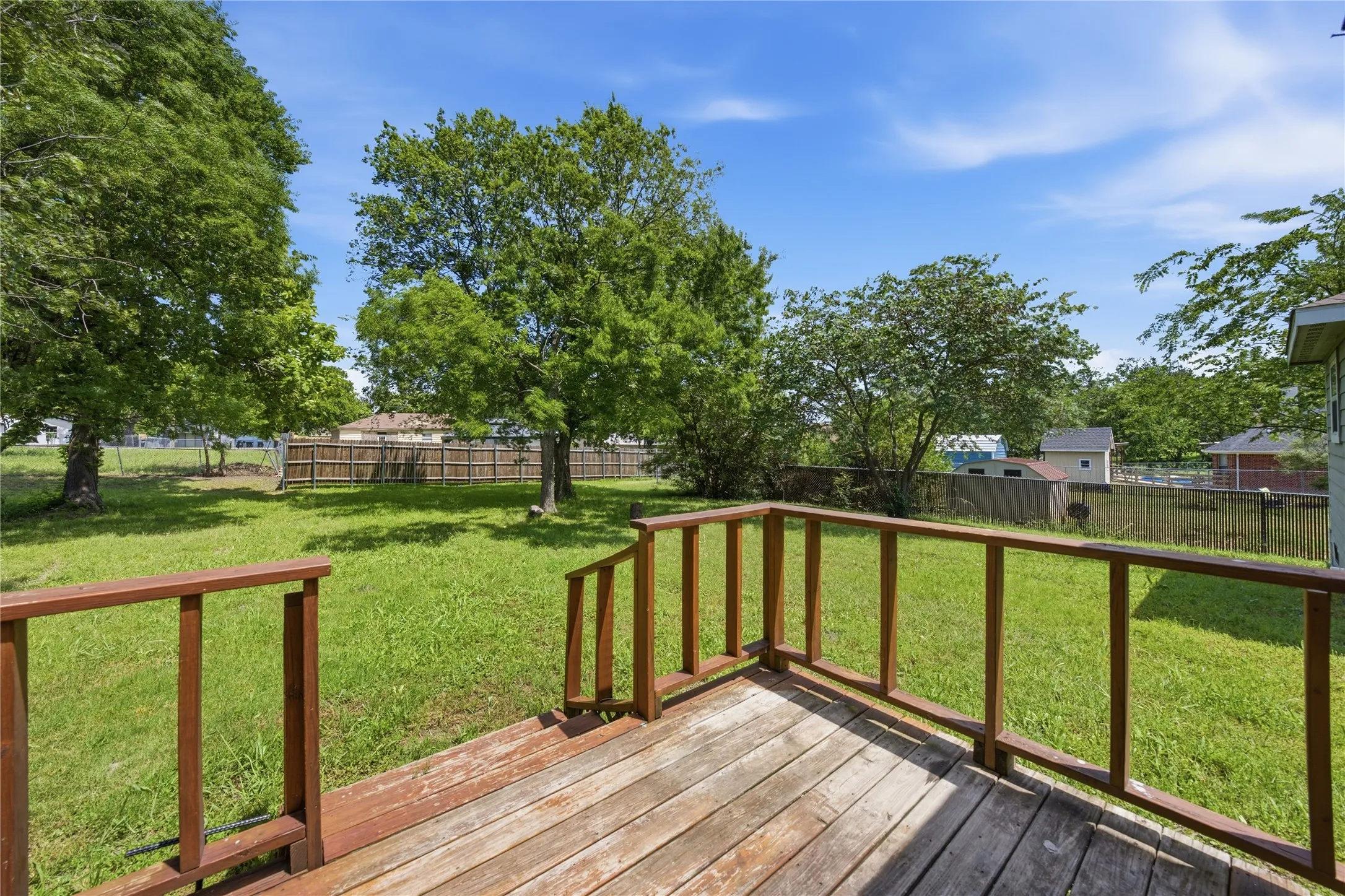 Single Family Residence For Sale in Kaufman County , 505 S 5th Street, Crandall, Texas 75114, 3 Bedrooms, 2 Bathrooms, Garage spaces, 1,360 Sqft, built in 1975, Price $214,000, mls#21263328, Real Estate Agent in Crandall, Homes For Sale in Kaufman county, Homes For Sale in Crandall, Realtor in Crandall Texas, Real Estate Brokerage Independent Realty Texas, Luminita Cordes Realtor