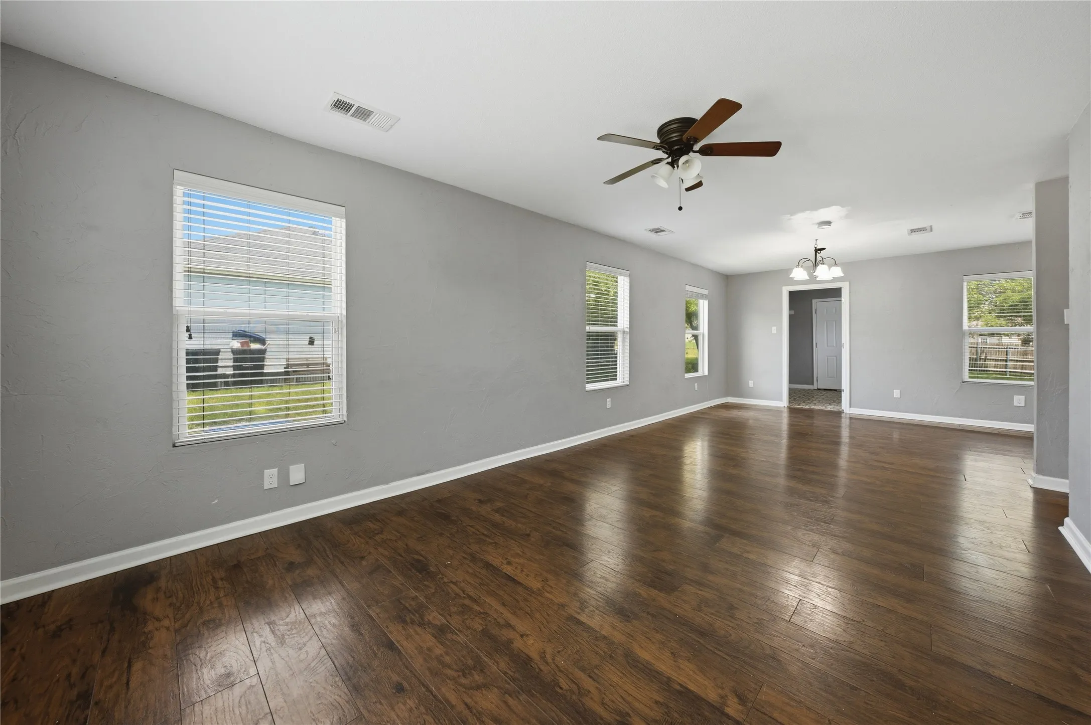 Single Family Residence For Sale in Kaufman County , 505 S 5th Street, Crandall, Texas 75114, 3 Bedrooms, 2 Bathrooms, Garage spaces, 1,360 Sqft, built in 1975, Price $214,000, mls#21263328, Real Estate Agent in Crandall, Homes For Sale in Kaufman county, Homes For Sale in Crandall, Realtor in Crandall Texas, Real Estate Brokerage Independent Realty Texas, Luminita Cordes Realtor