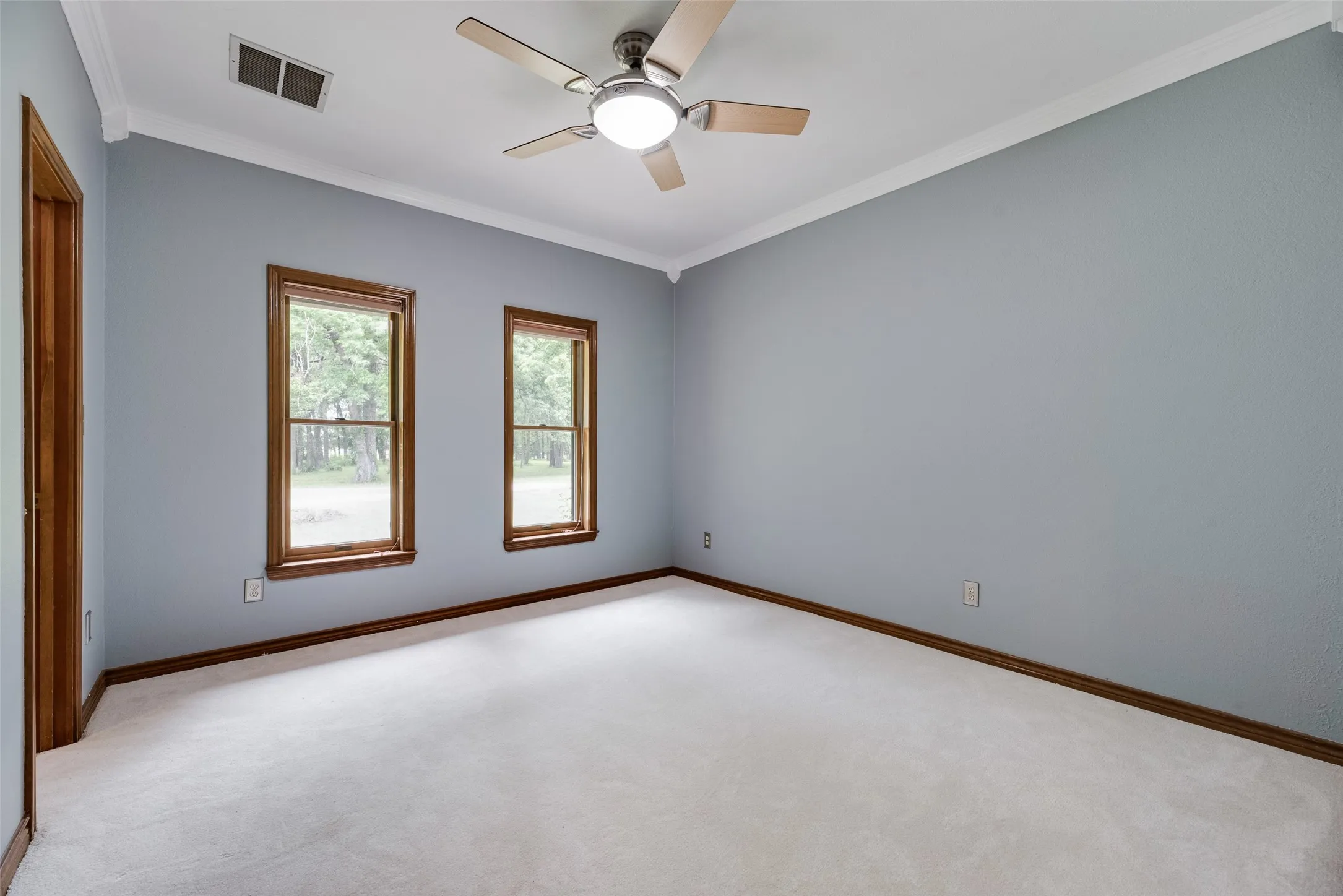 Farm For Sale in Hunt County , 1040 County Road 3505, Quinlan, Texas 75474, 5 Bedroom, 5 Bathroom, 5 Garage spaces, 4,045 Sqft, built in 1989, mls#21254771, Real Estate Agent in Quinlan, Homes For Sale in Hunt county, Homes For Sale in Quinlan, Realtor in Quinlan Texas, Real Estate Brokerage Independent Realty Texas, Luminita Cordes Realtor