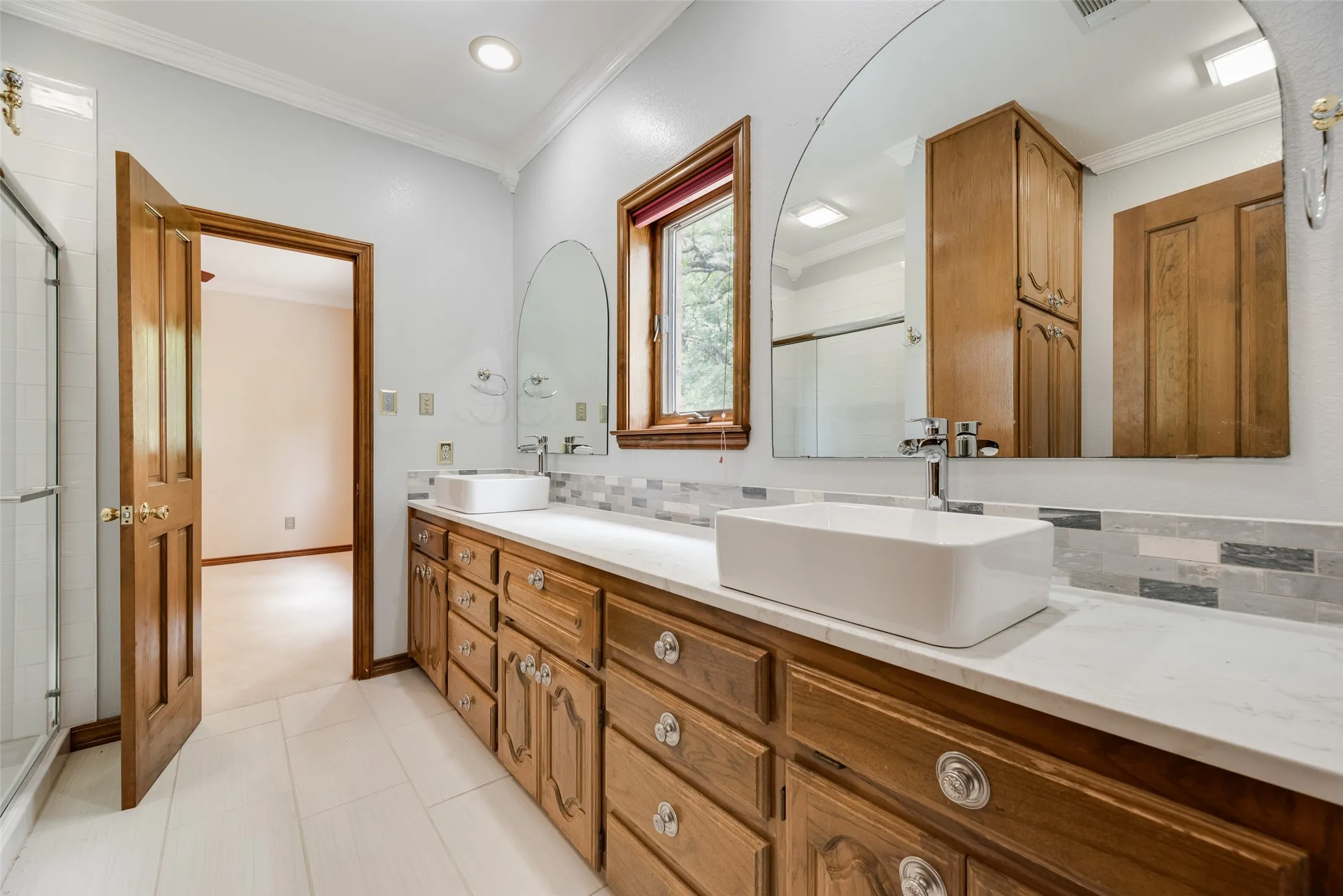 Farm For Sale in Hunt County , 1040 County Road 3505, Quinlan, Texas 75474, 5 Bedroom, 5 Bathroom, 5 Garage spaces, 4,045 Sqft, built in 1989, mls#21254771, Real Estate Agent in Quinlan, Homes For Sale in Hunt county, Homes For Sale in Quinlan, Realtor in Quinlan Texas, Real Estate Brokerage Independent Realty Texas, Luminita Cordes Realtor