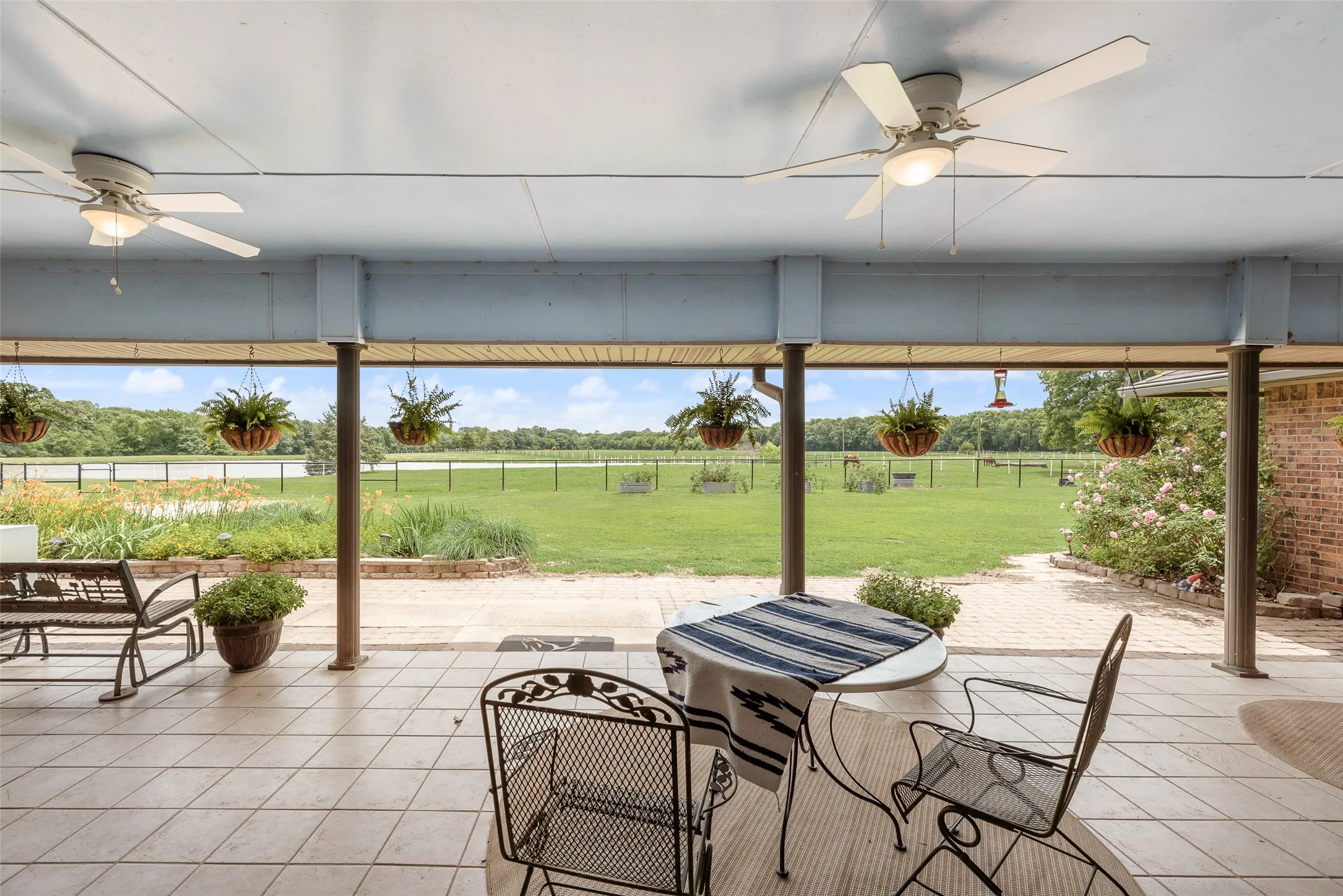 Farm For Sale in Hunt County , 1040 County Road 3505, Quinlan, Texas 75474, 5 Bedroom, 5 Bathroom, 5 Garage spaces, 4,045 Sqft, built in 1989, mls#21254771, Real Estate Agent in Quinlan, Homes For Sale in Hunt county, Homes For Sale in Quinlan, Realtor in Quinlan Texas, Real Estate Brokerage Independent Realty Texas, Luminita Cordes Realtor