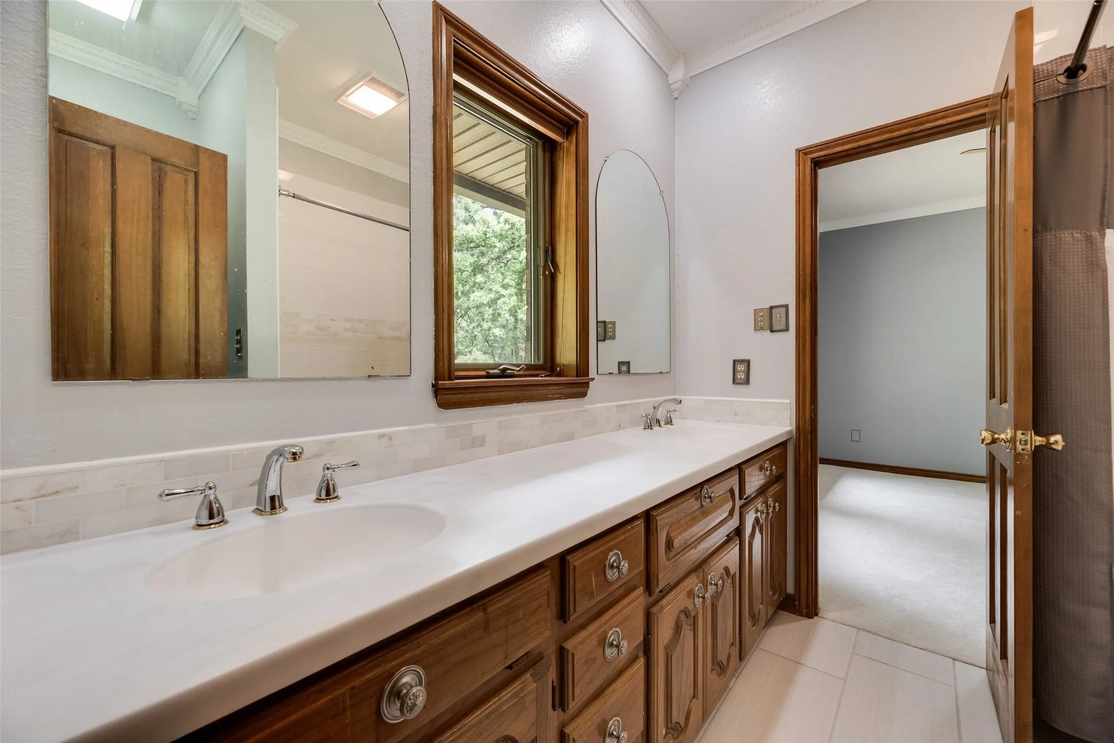 Farm For Sale in Hunt County , 1040 County Road 3505, Quinlan, Texas 75474, 5 Bedroom, 5 Bathroom, 5 Garage spaces, 4,045 Sqft, built in 1989, mls#21254771, Real Estate Agent in Quinlan, Homes For Sale in Hunt county, Homes For Sale in Quinlan, Realtor in Quinlan Texas, Real Estate Brokerage Independent Realty Texas, Luminita Cordes Realtor